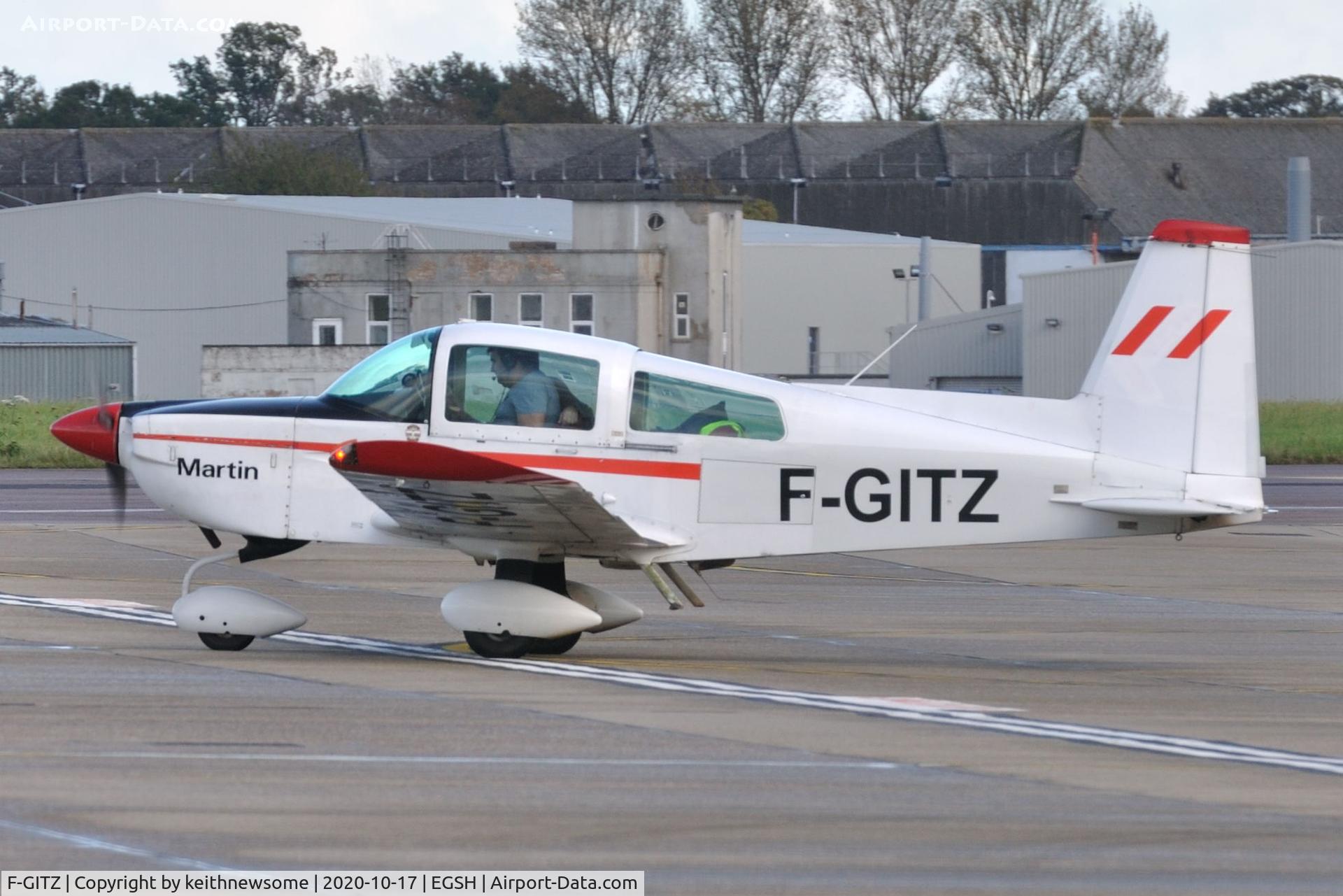 F-GITZ, Grumman American AG-5B Tiger C/N 10140, Leaving Norwich.