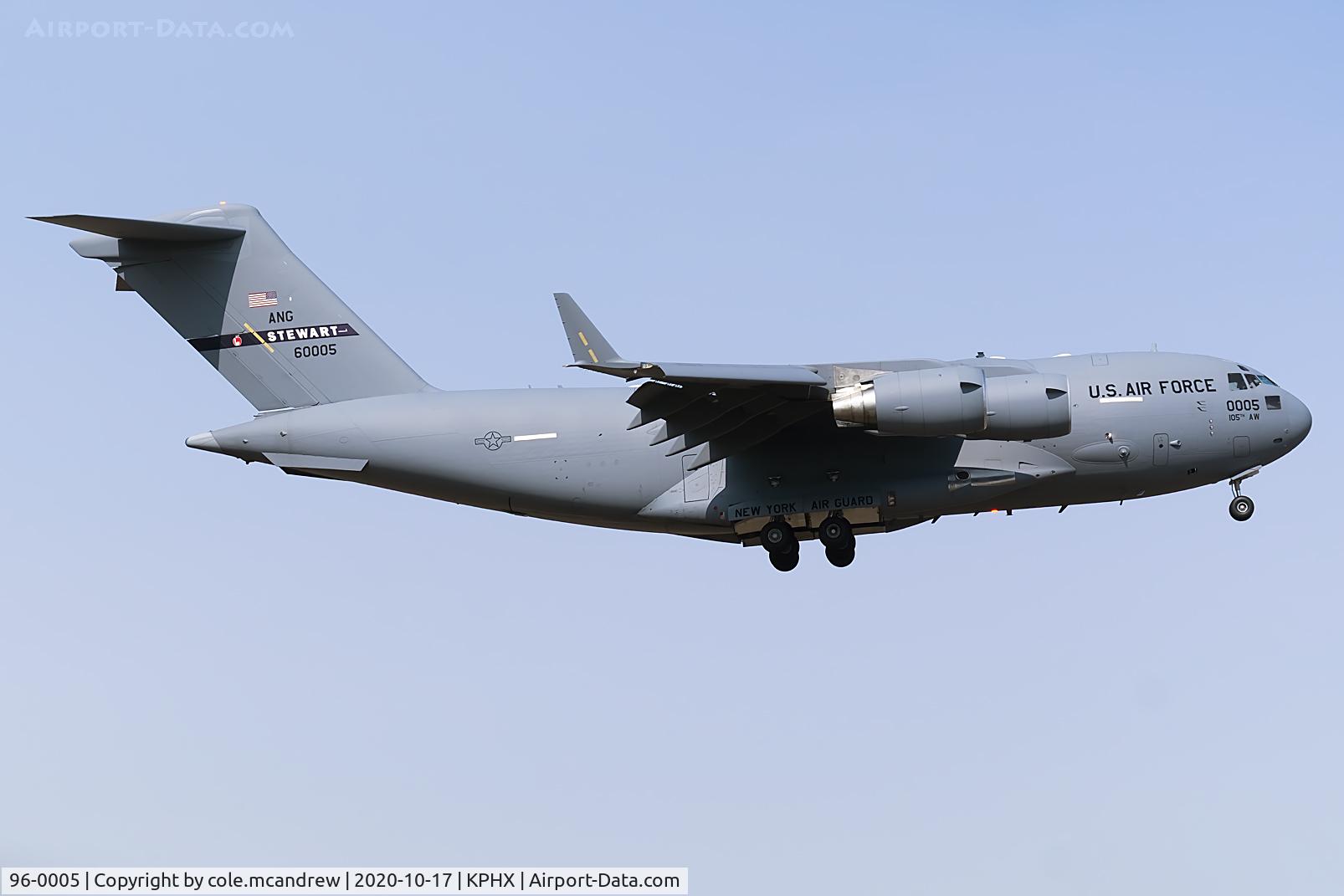 96-0005, 1996 McDonnell Douglas C-17A Globemaster III C/N P-37, RCH852T arriving into PHX carrying 2 VH60 white hawks to take Trump to Prescott