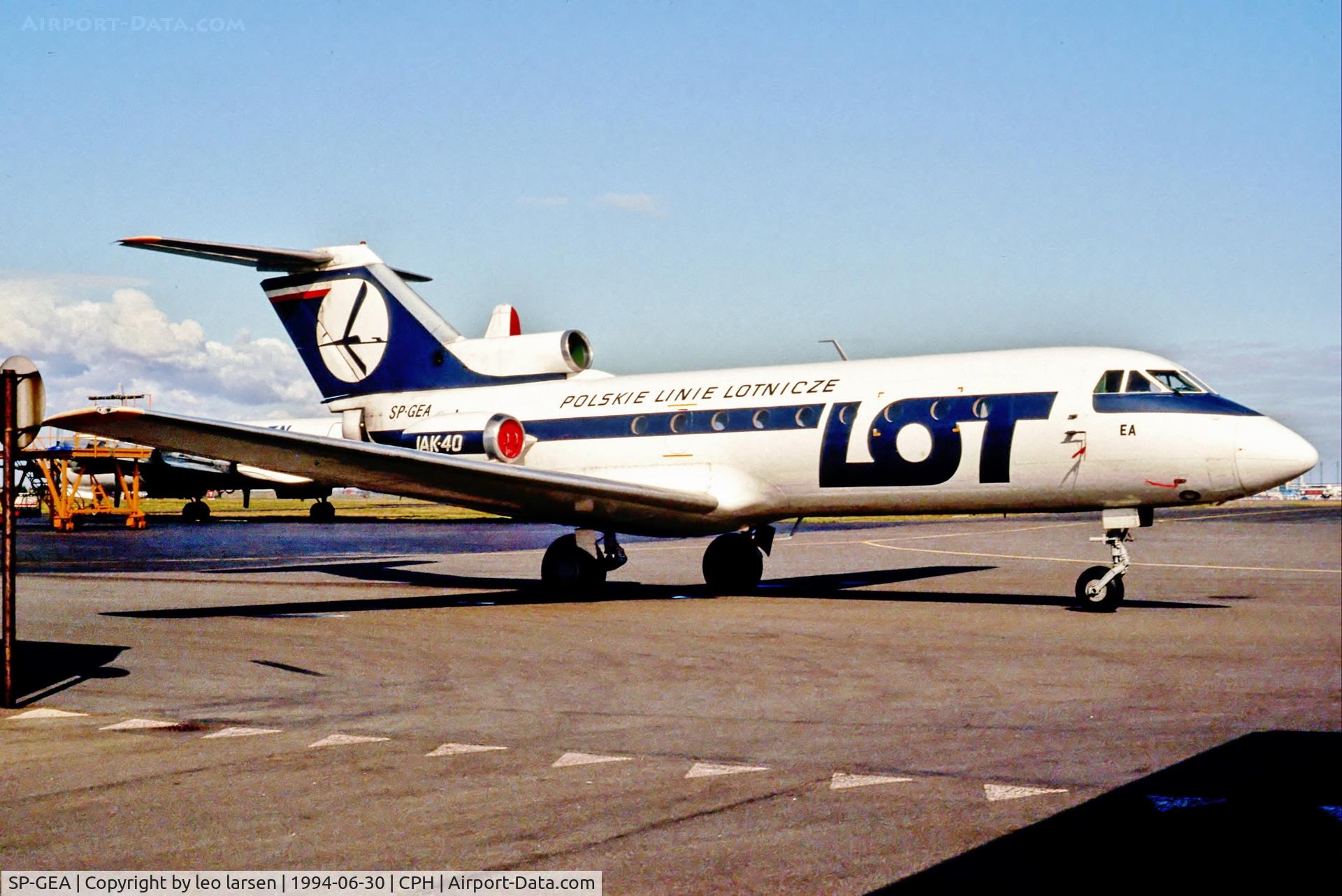 SP-GEA, 1972 Yakovlev Yak-40 C/N 9230224, Copenhagen 30.6.94