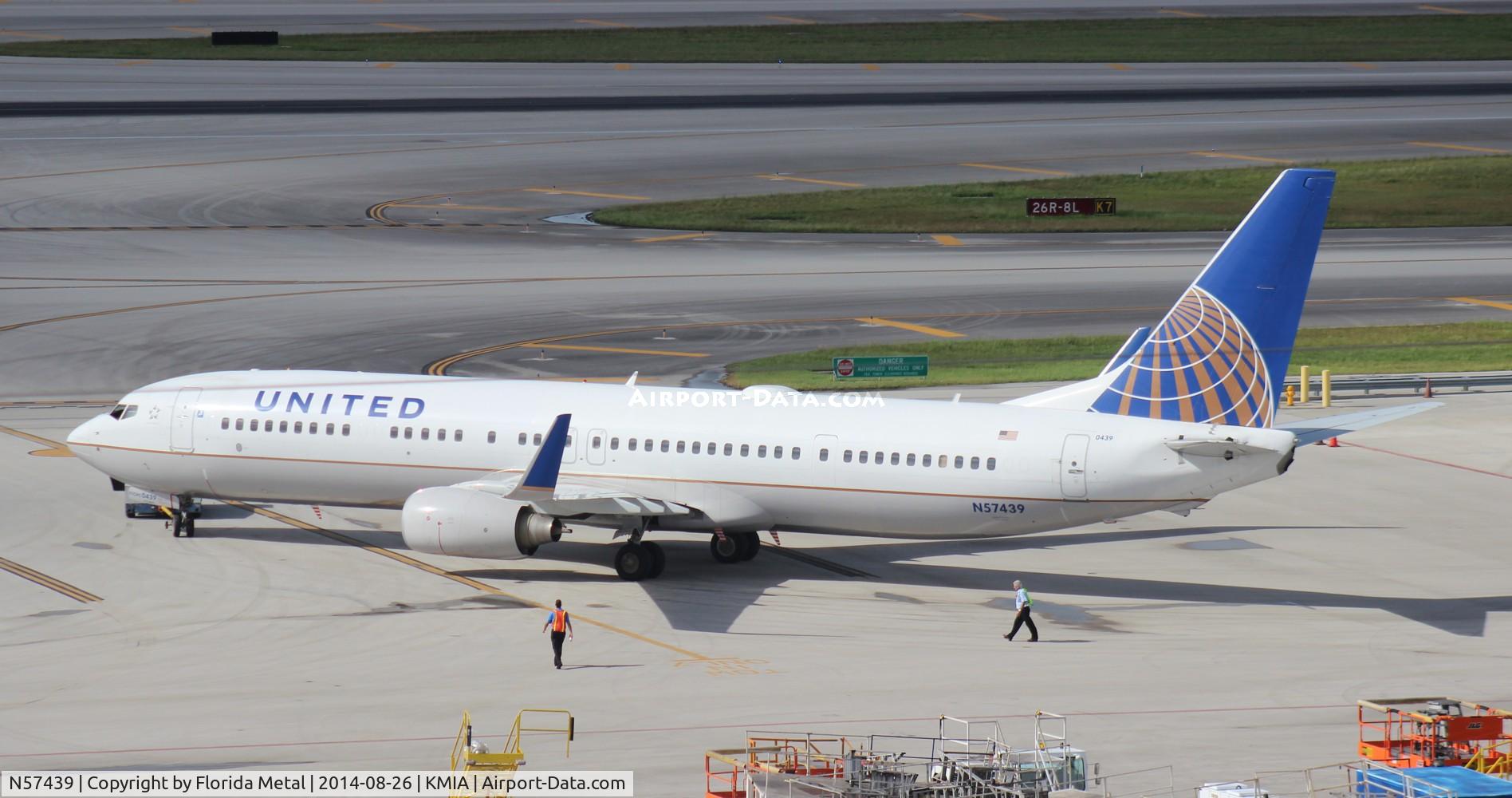 N57439, 2009 Boeing 737-924/ER C/N 33534, United 737-924