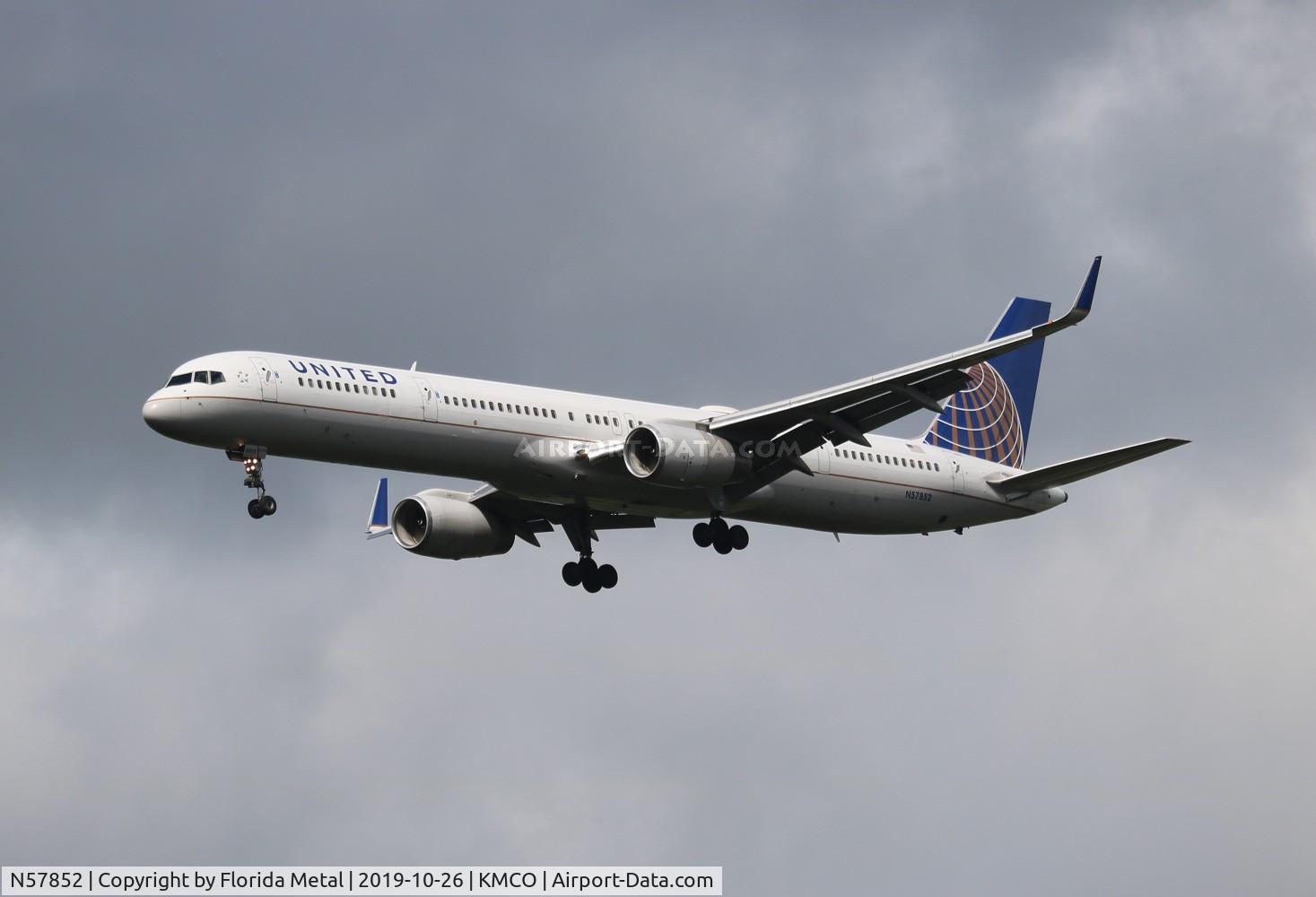 N57852, 2001 Boeing 757-324 C/N 32811, United 757-324