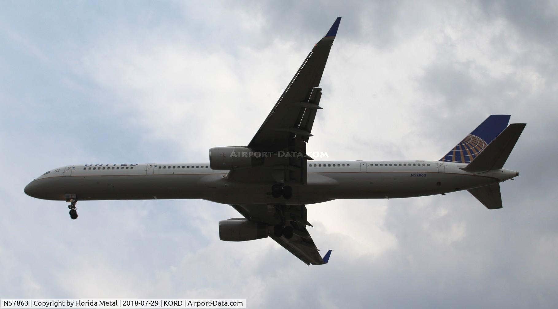 N57863, 2001 Boeing 757-33N C/N 32587, United 757-33N