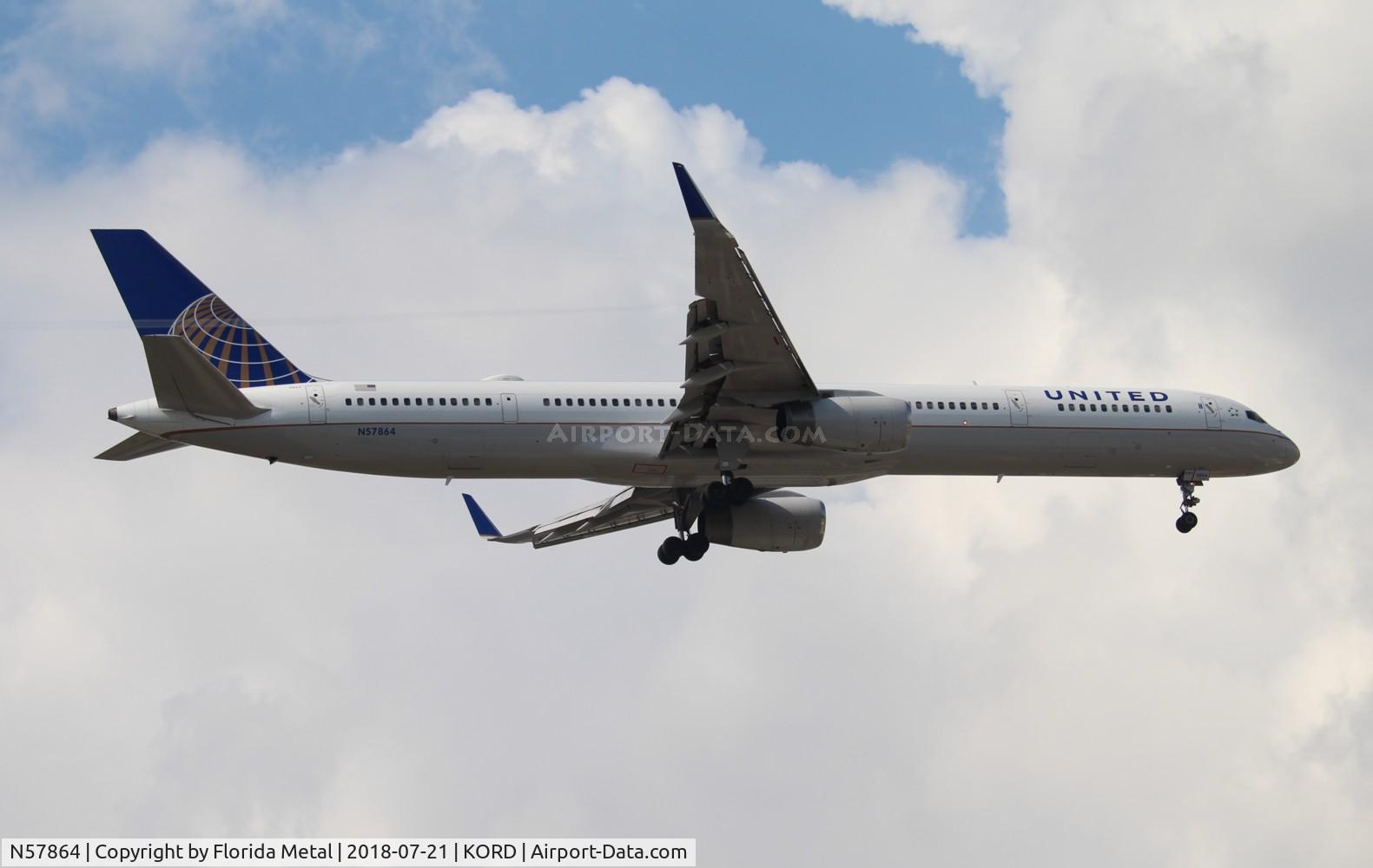 N57864, 2001 Boeing 757-33N C/N 32588, United 757-33N