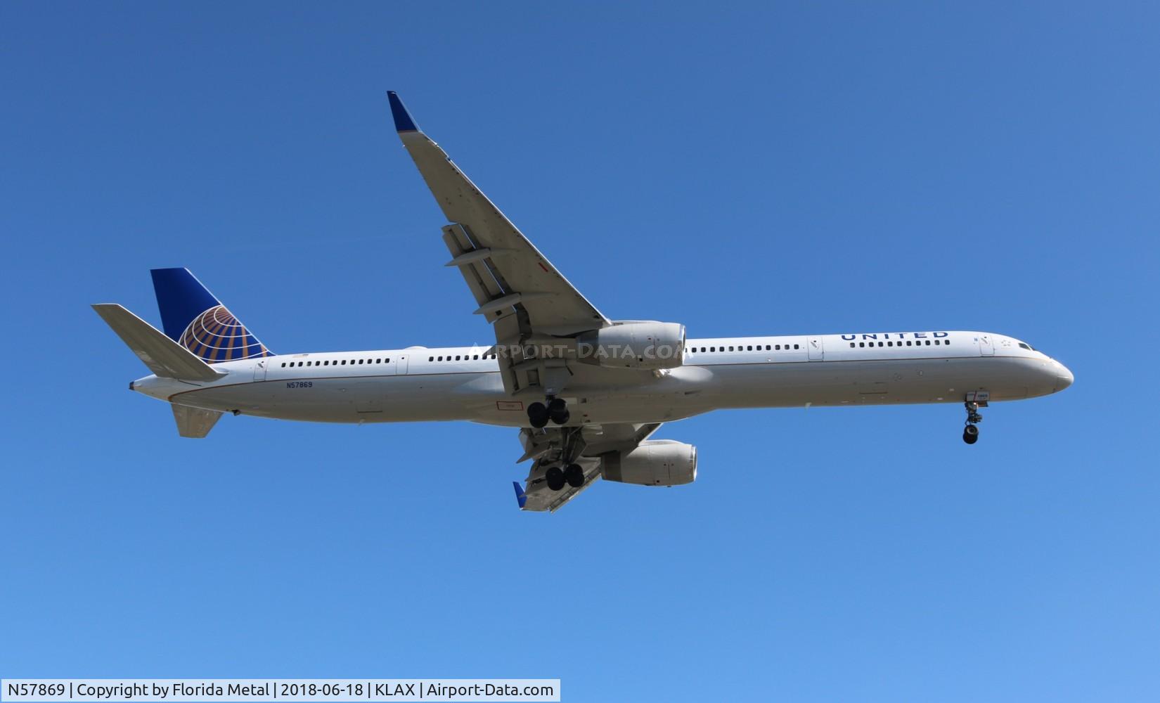 N57869, 2002 Boeing 757-33N C/N 32593, United 757-33N