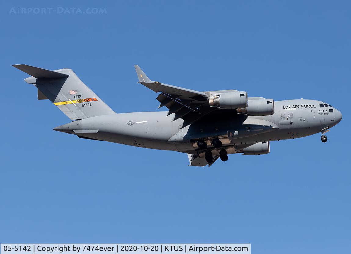 05-5142, 2005 Boeing C-17A Globemaster III C/N P-142, RCH851T arriving at Tucson Intenational