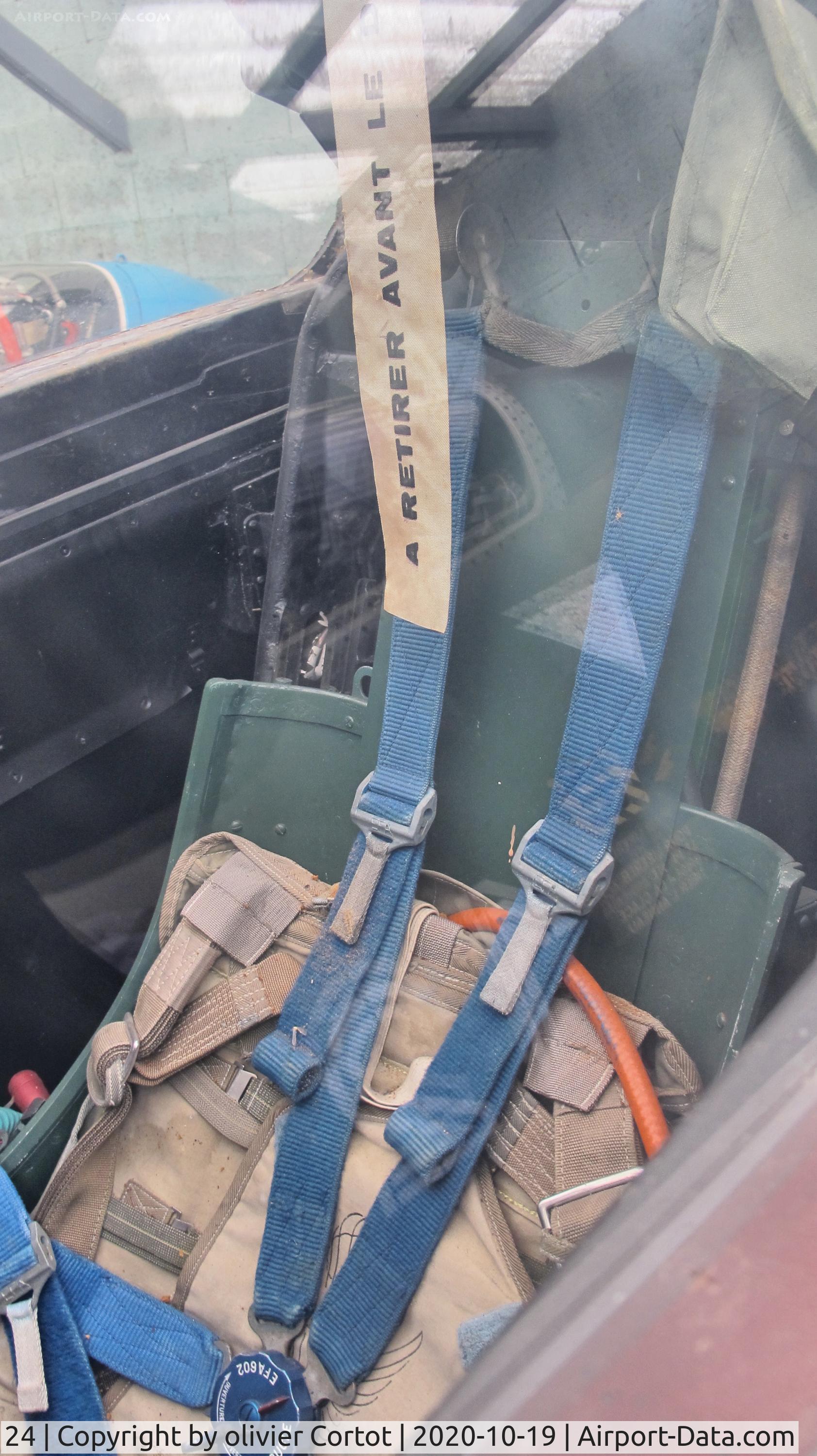 24, Dassault Mystere IVA C/N 24, a view on the seat
