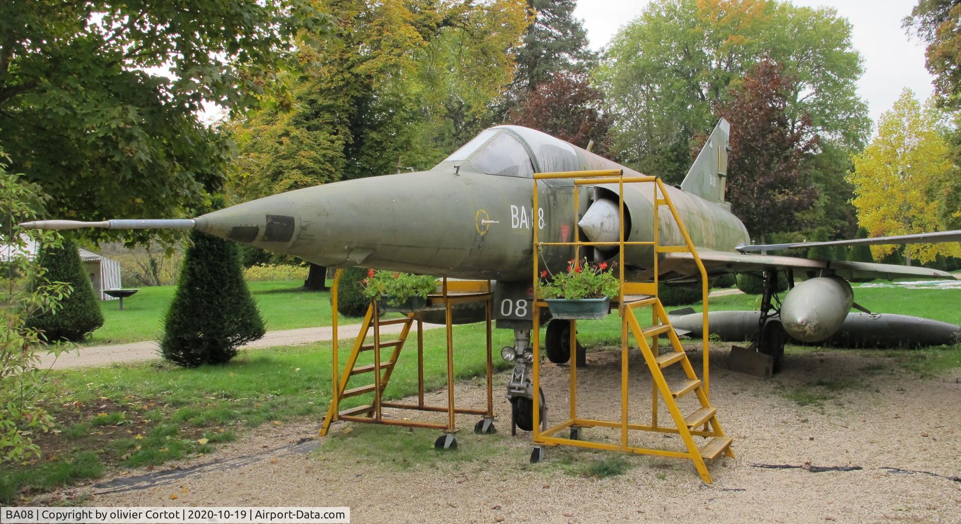BA08, SABCA Mirage 5BA C/N 08, oct 2020 : still in front of the castle
