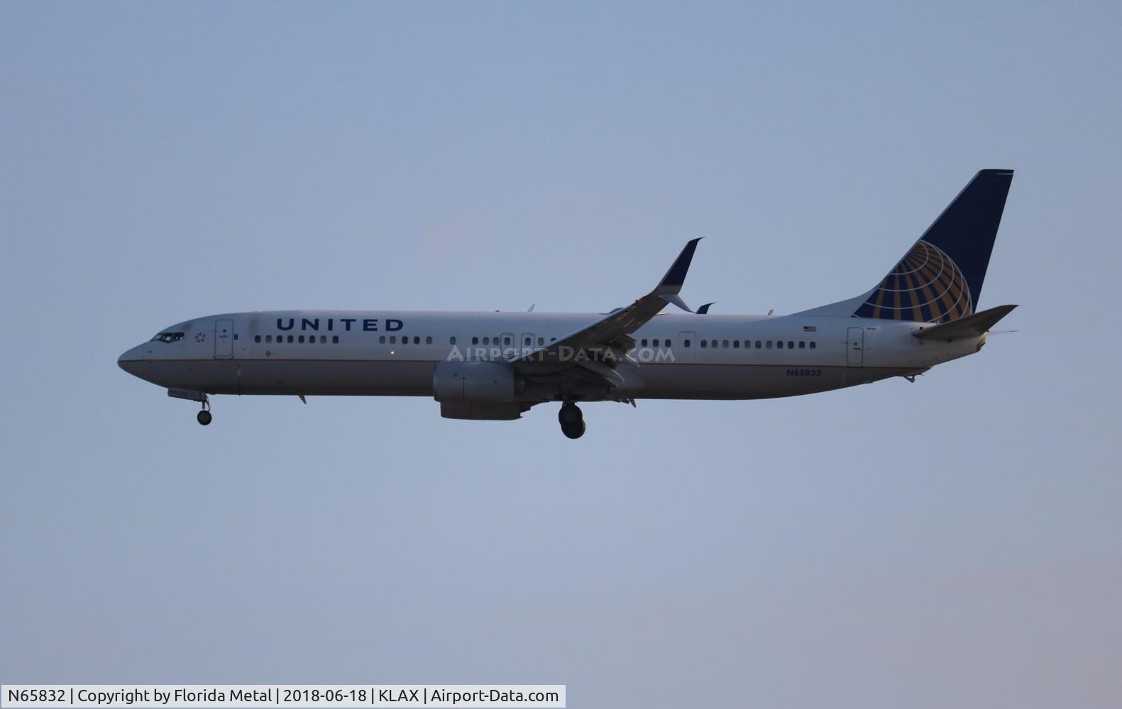 N65832, 2014 Boeing 737-924/ER C/N 44563, United 737-924