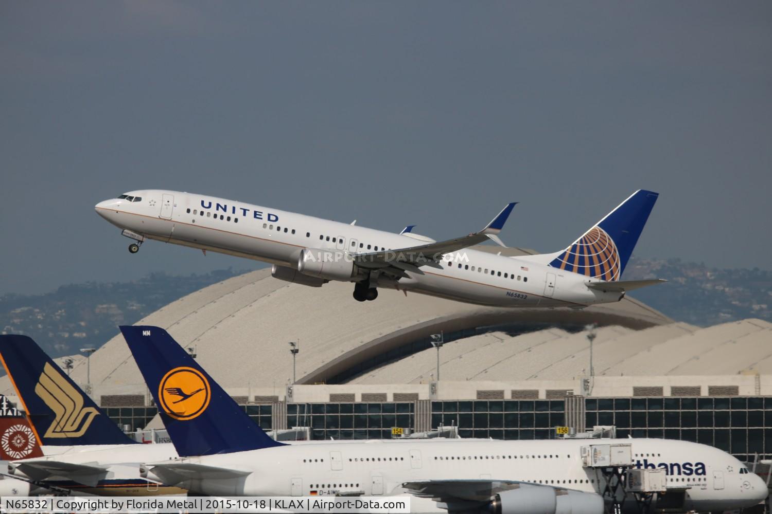 N65832, 2014 Boeing 737-924/ER C/N 44563, United 737-924