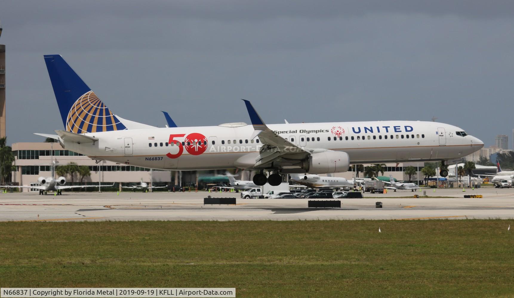 N66837, 2014 Boeing 737-924/ER C/N 60122, United 737-924