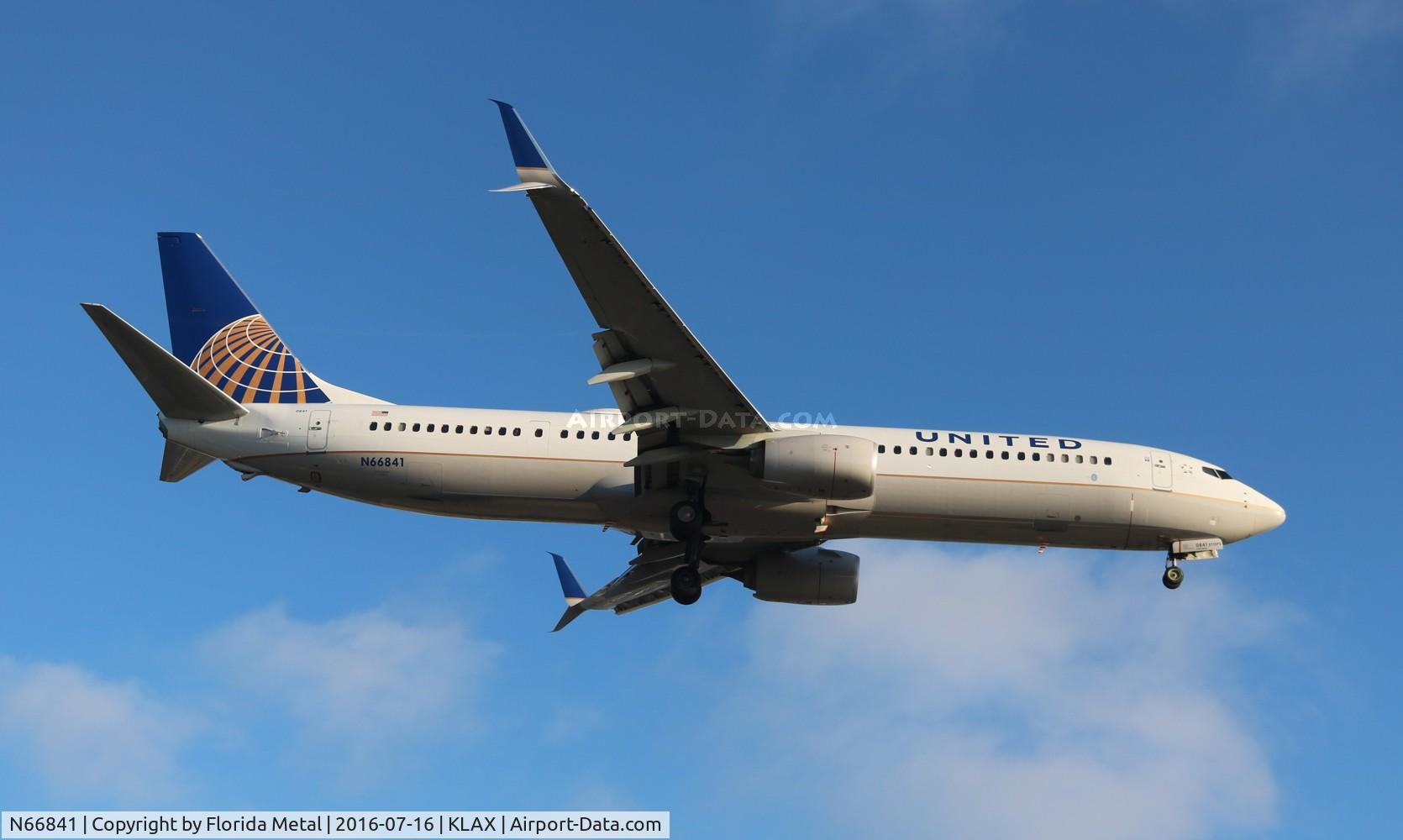 N66841, 2015 Boeing 737-924/ER C/N 42182, United 737-924