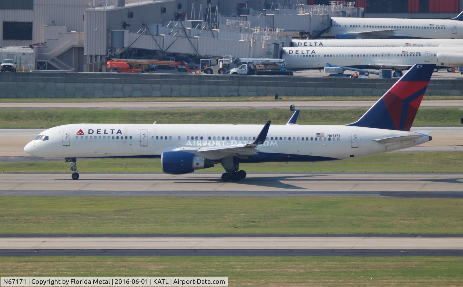 N67171, 2001 Boeing 757-232 C/N 30839, Delta 757