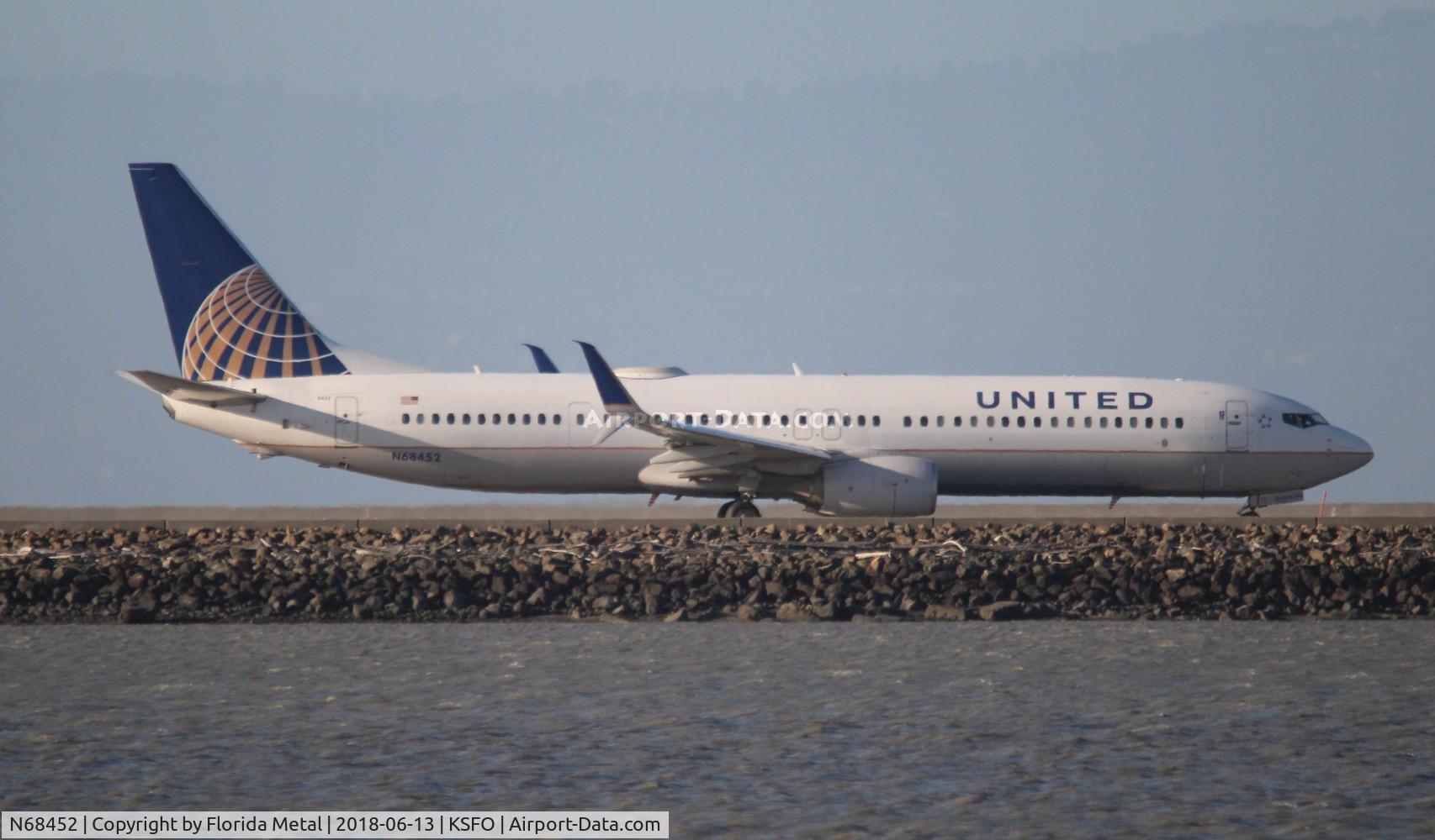 N68452, 2012 Boeing 737-924/ER C/N 40005, United 737-924