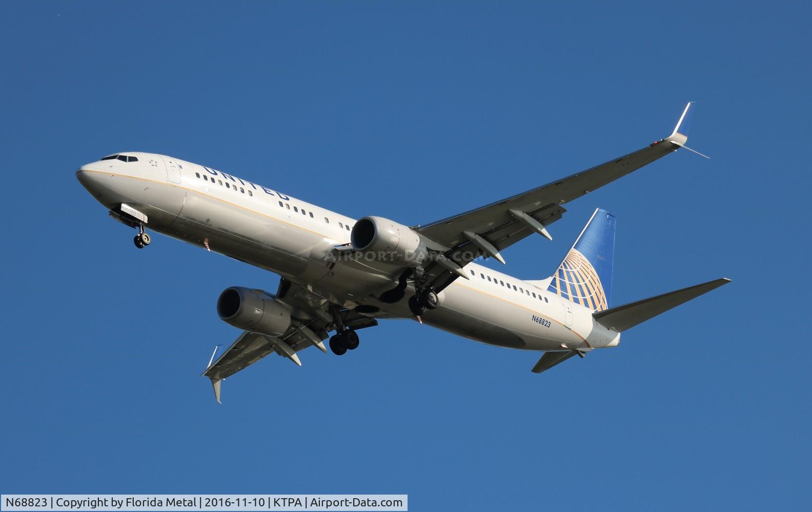 N68823, 2014 Boeing 737-924/ER C/N 42746, United 737-924