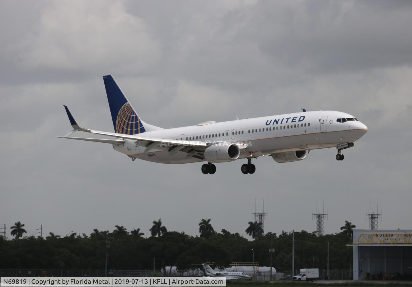 N69819, 2014 Boeing 737-924/ER C/N 43533, United 737-924