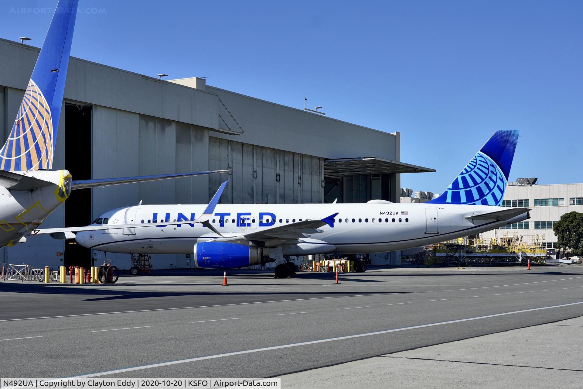 N492UA, 2002 Airbus A320-232 C/N 1755, SFO 2020.