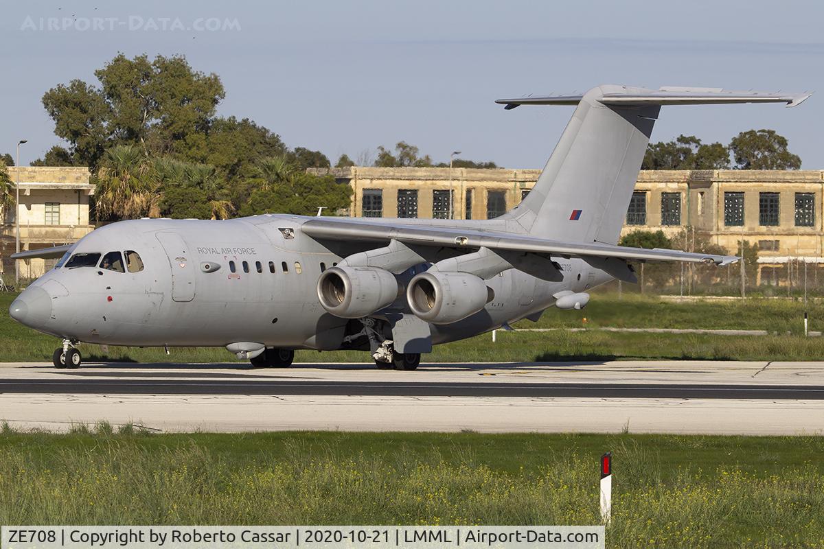 ZE708, 1993 British Aerospace BAe.146-200QC C.3 Quick Change C/N E2211, Runway 13