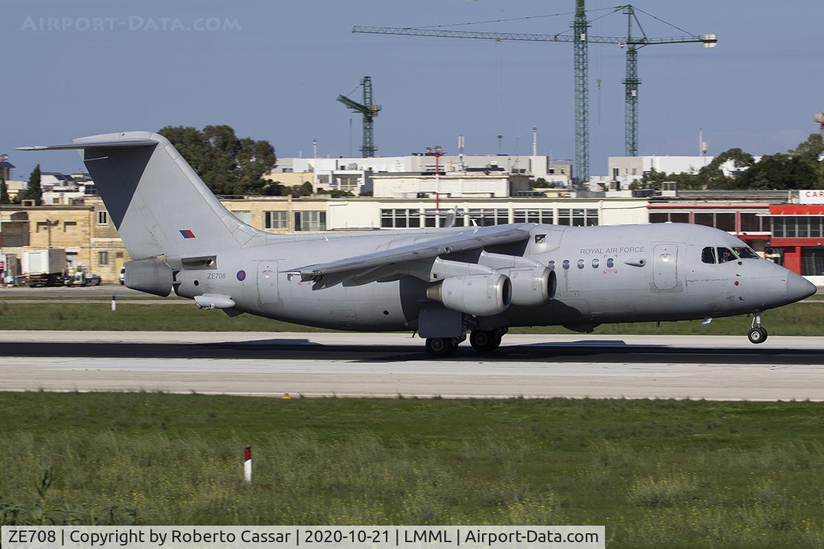 ZE708, 1993 British Aerospace BAe.146-200QC C.3 Quick Change C/N E2211, Runway 13