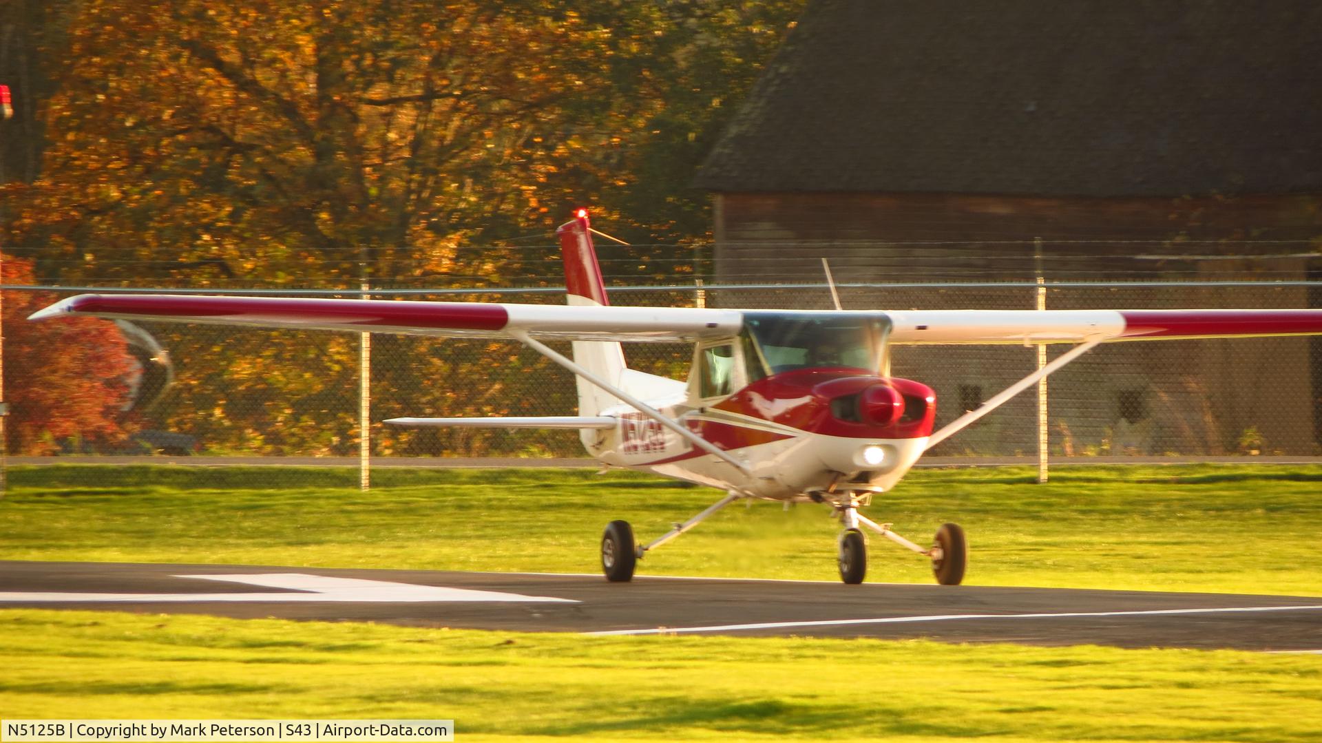 N5125B, 1979 Cessna 152 II C/N 15283762, Takeoff at Harvey Field