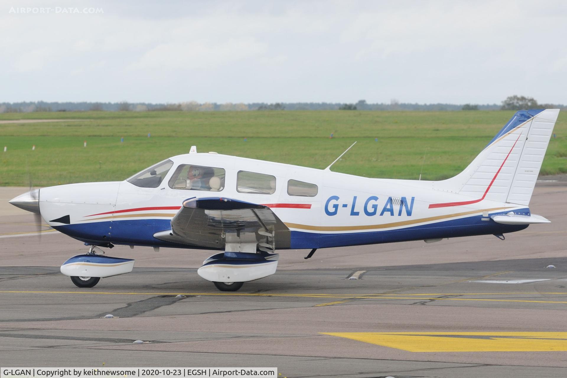 G-LGAN, 1999 Piper PA-28-181 Cherokee Archer III C/N 2843248, Arriving at Norwich.