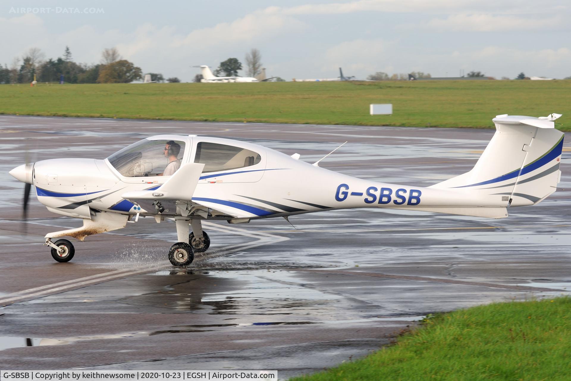 G-SBSB, 2016 Diamond DA-40NG Diamond Star C/N 40.N319, Arriving at Norwich with puddles.