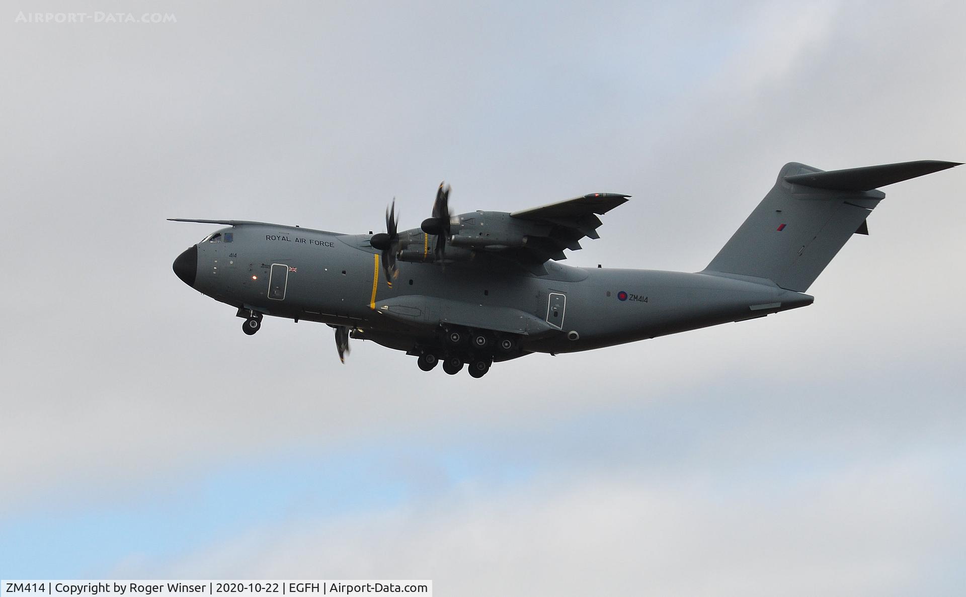 ZM414, 2017 Airbus A400M-180 Atlas C.1 C/N 047, RAF Atlas aircraft coded 414 climbing out after making a practice approach to Runway 22.