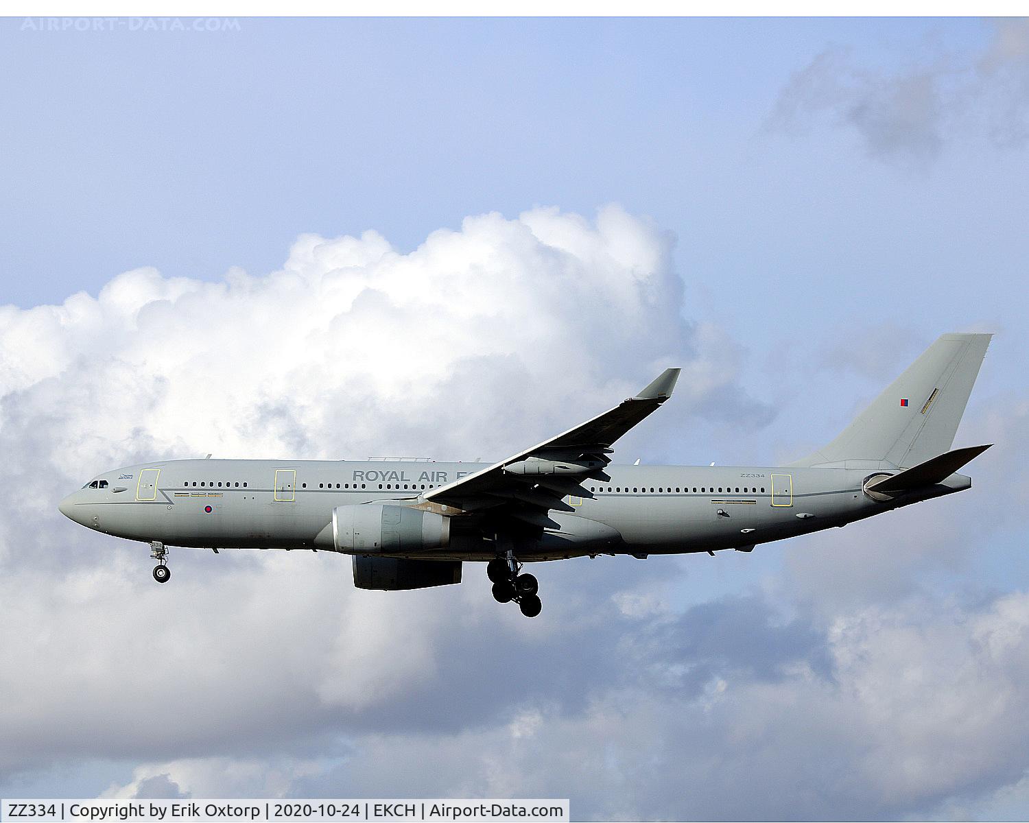 ZZ334, 2009 Airbus KC3 Voyager (A330-243MRTT) C/N 1033, ZZ334 landing rw 22R