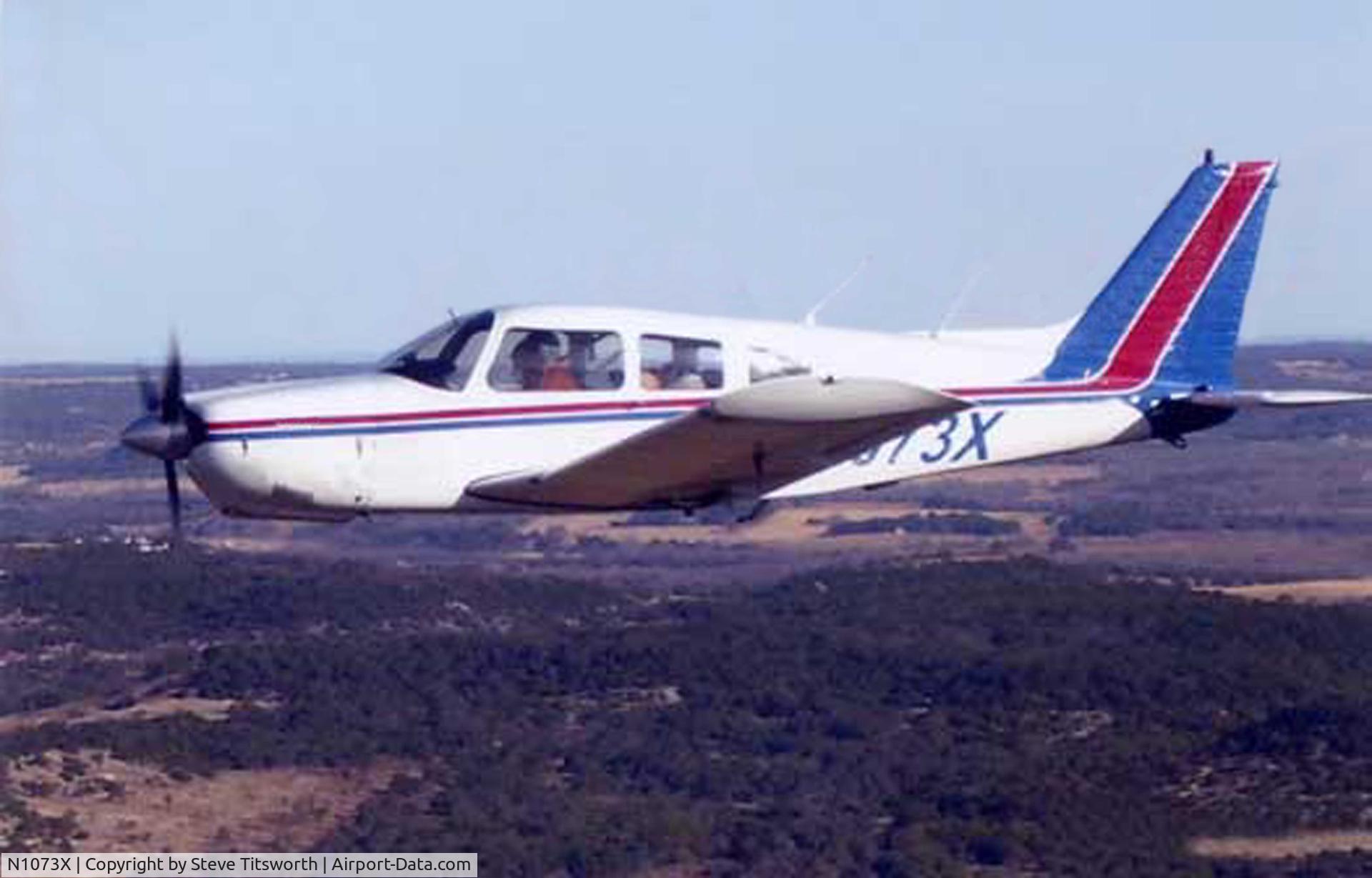 N1073X, 1975 Piper PA-28R-200 C/N 28R-7535232, Inflight