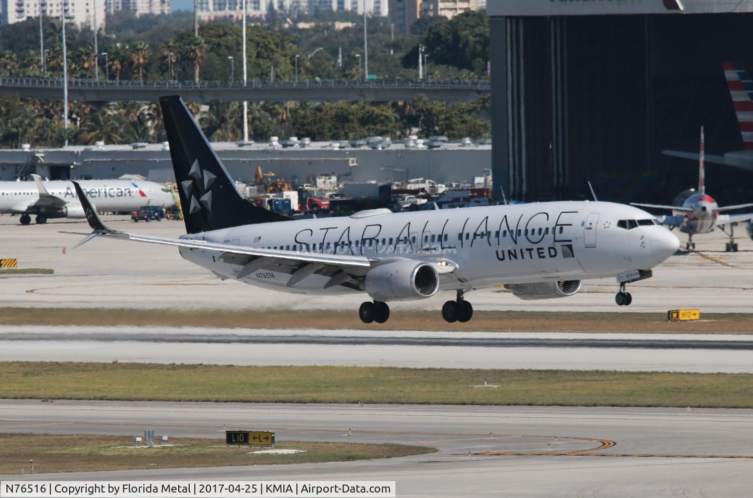N76516, 2008 Boeing 737-824 C/N 37096, United 737-824