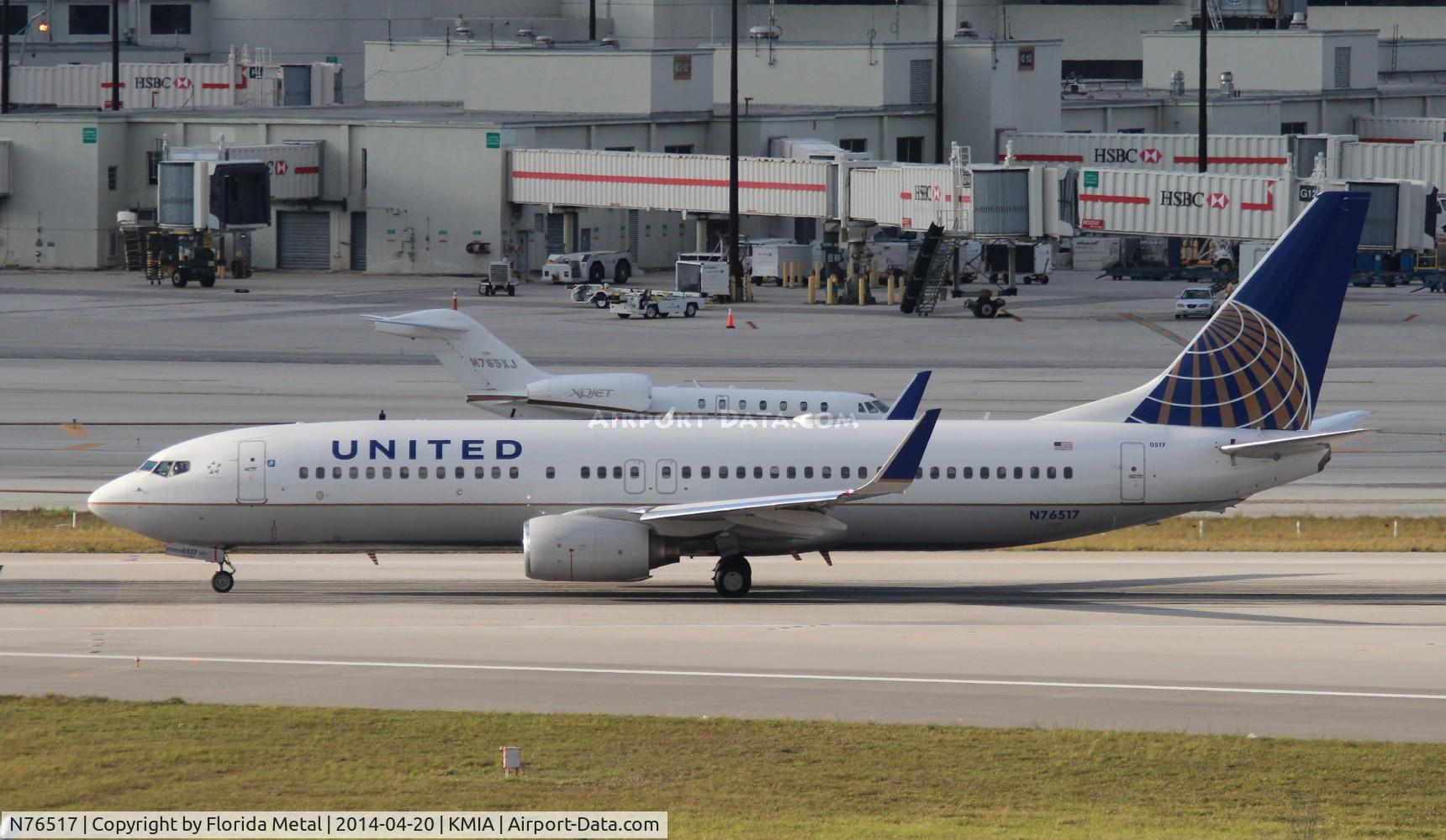 N76517, 2008 Boeing 737-824 C/N 31628, United 737-824