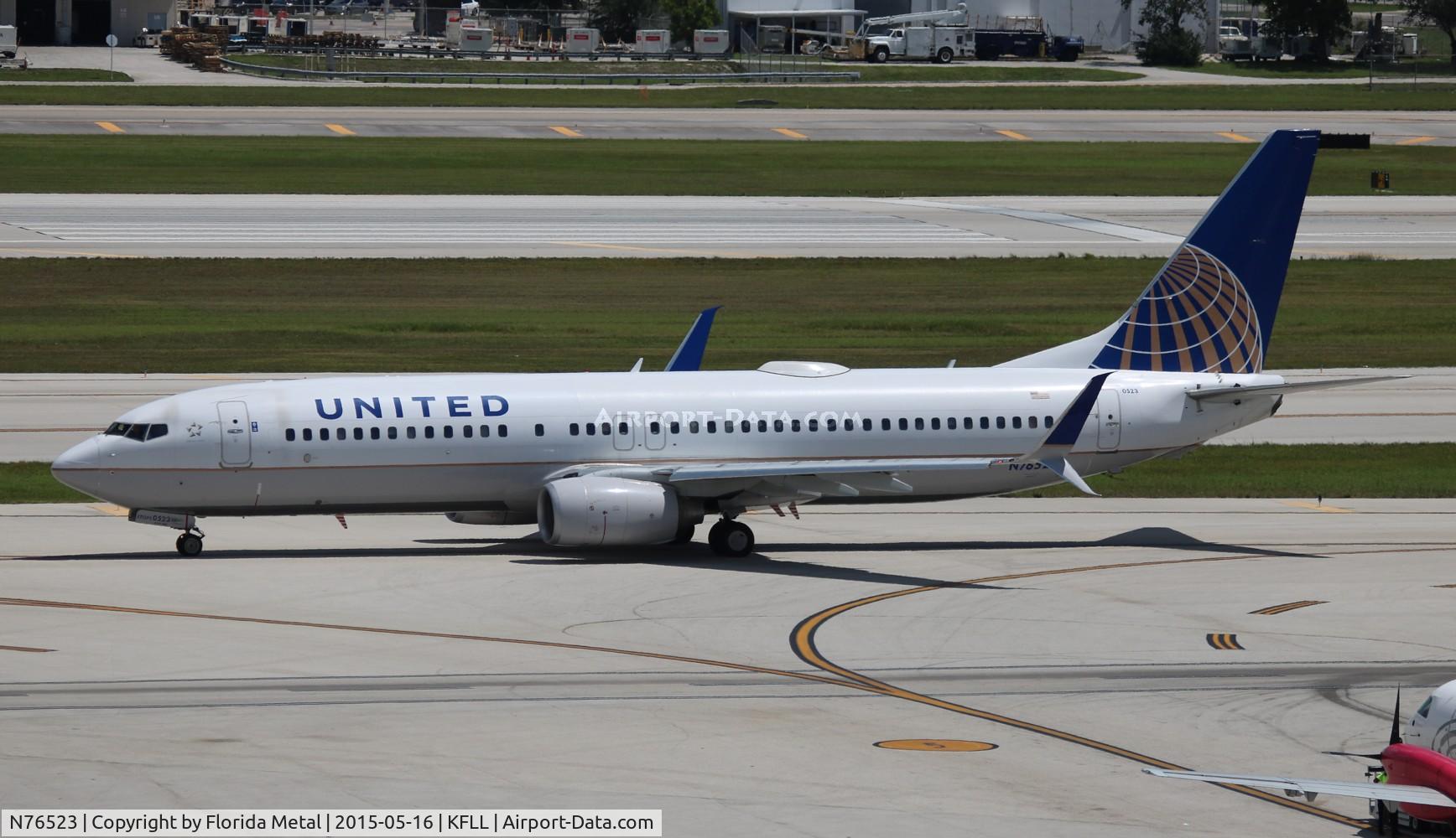 N76523, 2010 Boeing 737-824 C/N 37101, United 737-824