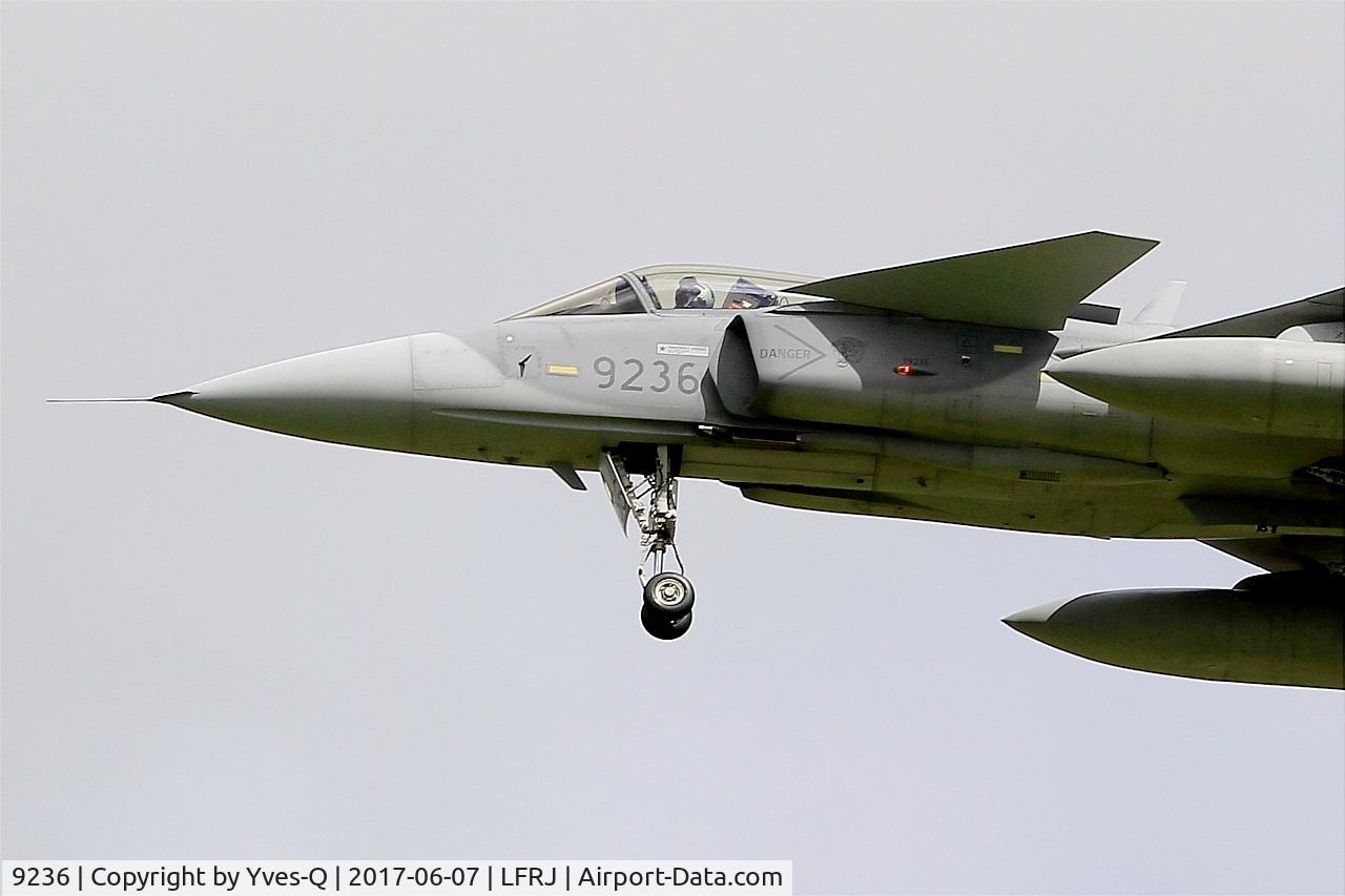 9236, Saab JAS-39C Gripen C/N 39236, Saab JAS-39C Gripen, On final rwy 26, Landivisiau Naval Air Base (LFRJ) Tiger Meet 2017