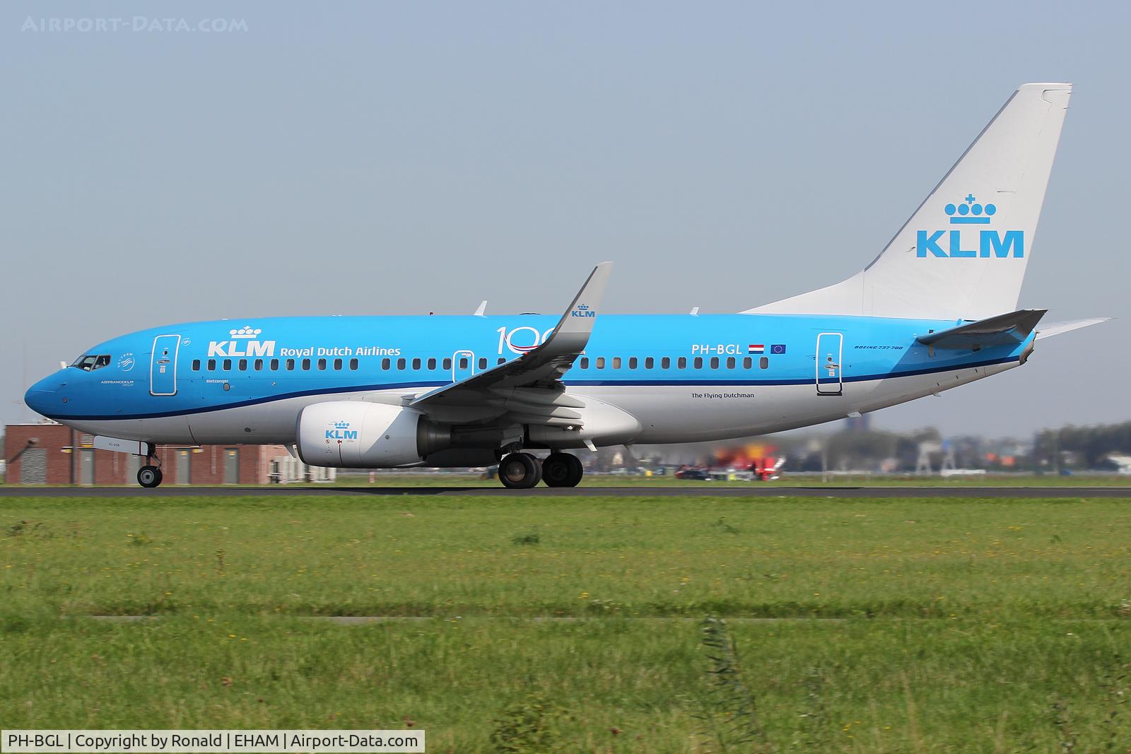 PH-BGL, 2010 Boeing 737-7K2 C/N 30369, at spl