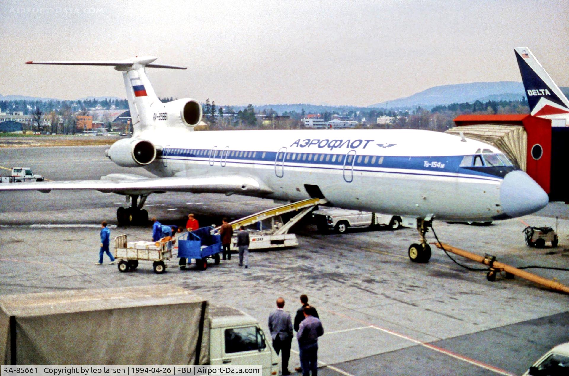 RA-85661, 1989 Tupolev Tu-154M C/N 89A811, Fornebu 26.4.1994