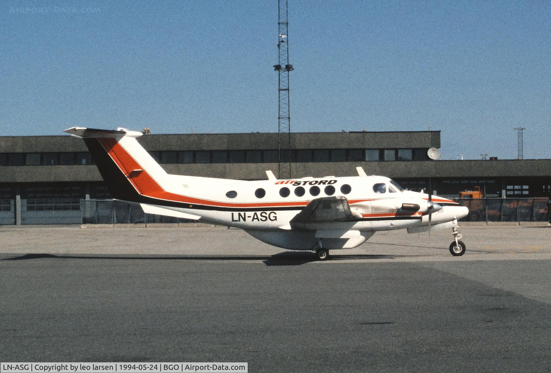 LN-ASG, 1974 Beech Super King Air 200 C/N BB-29, Bergen 24.5.1994
