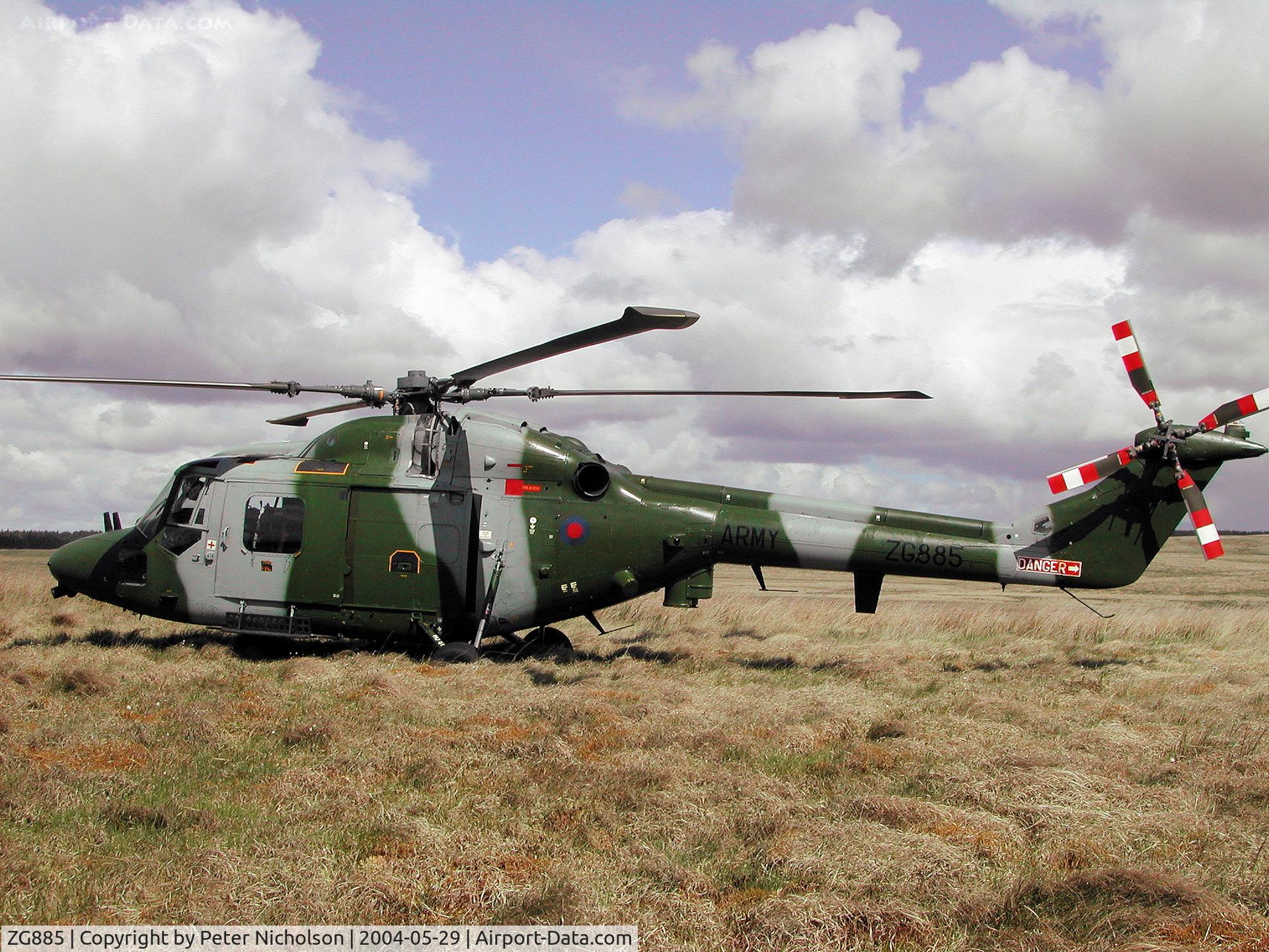 ZG885, 1991 Westland Lynx AH.9 C/N 347, Lynx AH.9, callsign Sum, of 672 Squadron in action in May 2004.