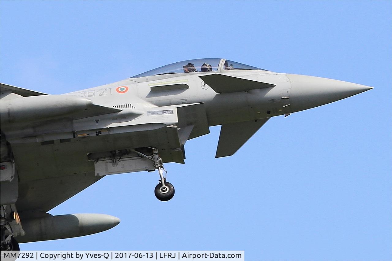 MM7292, Eurofighter EF-2000 Typhoon S C/N IS024, Eurofighter EF-2000 Typhoon S, Short approach rwy 08, Landivisiau Naval Air Base (LFRJ) Tiger Meet 2017