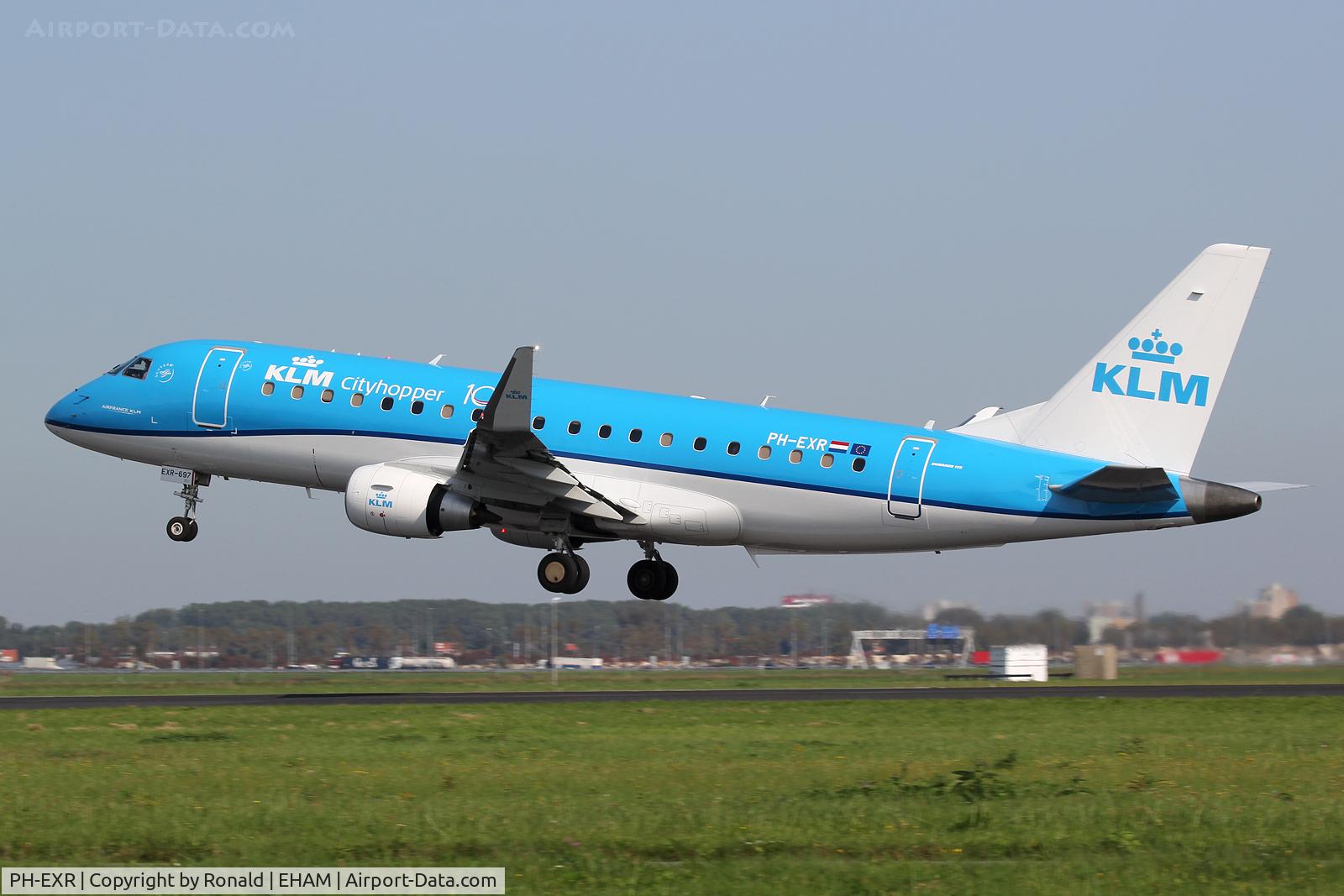 PH-EXR, 2017 Embraer 175STD (ERJ-170-200STD) C/N 17000697, at spl