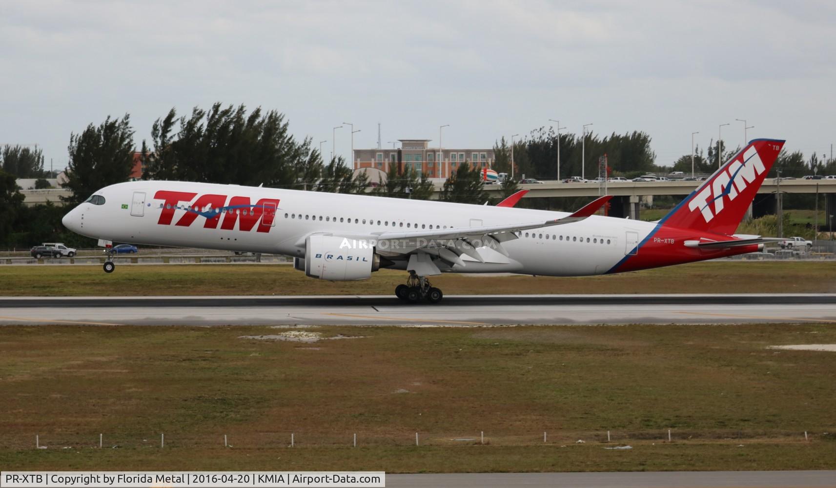 PR-XTB, 2016 Airbus A350-941 C/N 027, TAM A350