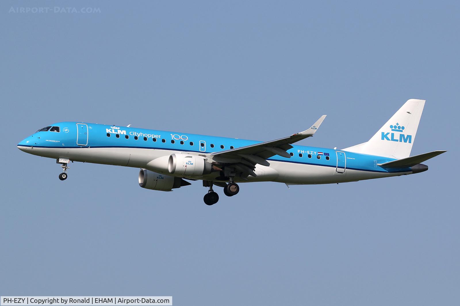 PH-EZY, 2013 Embraer 190STD (ERJ-190-100) C/N 19000649, at spl