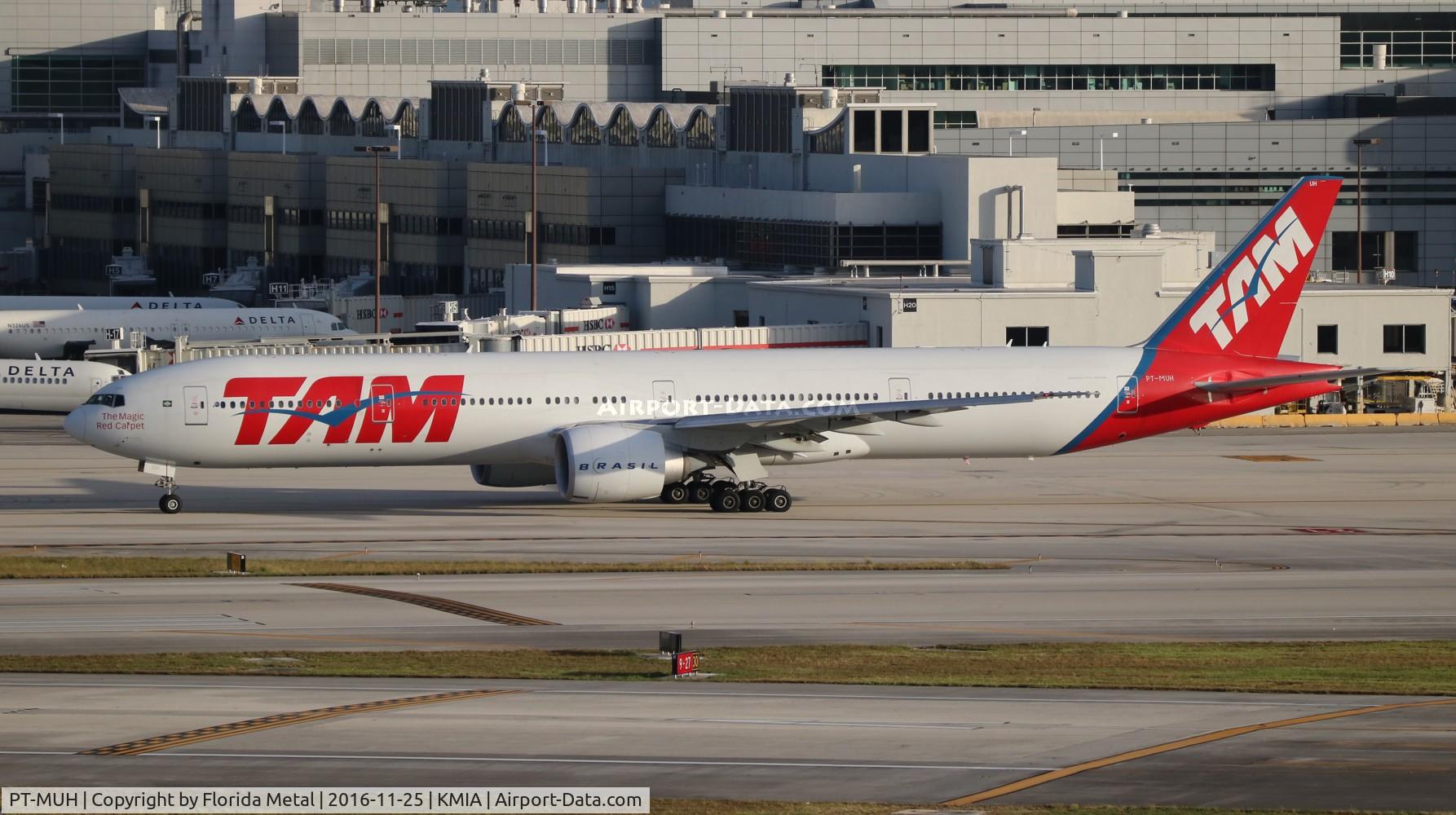 PT-MUH, 2012 Boeing 777-32W/ER C/N 38889, TAM 777-300ER