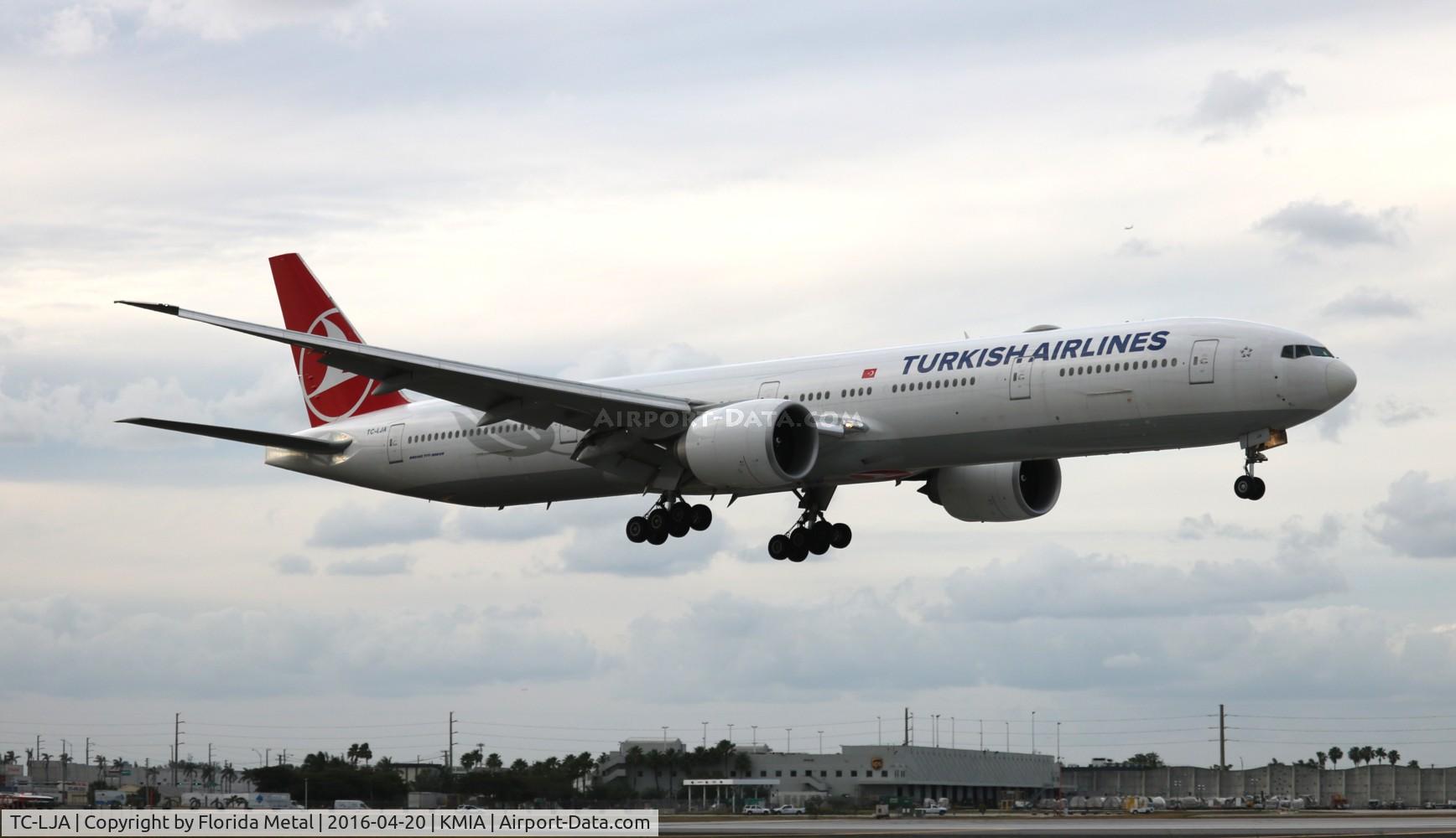 TC-LJA, 2015 Boeing 777-3F2/ER C/N 44121, Turkish 777-300