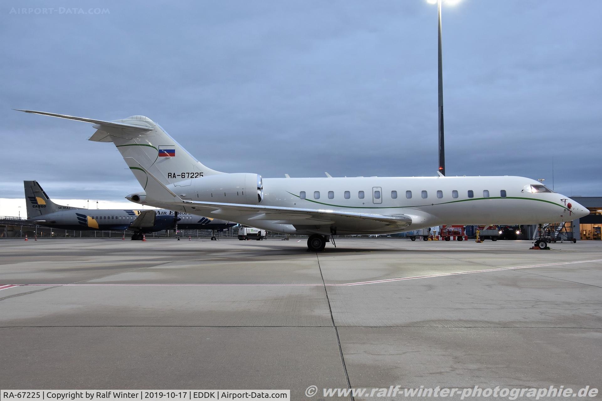 RA-67225, 2009 Bombardier BD-700-1A11 Global 5000 C/N 9376, Bombardier BD-700-1A11 Global 5000 - Tulpar - 9376 - RA-67225 - 17.10.2019 - CGN