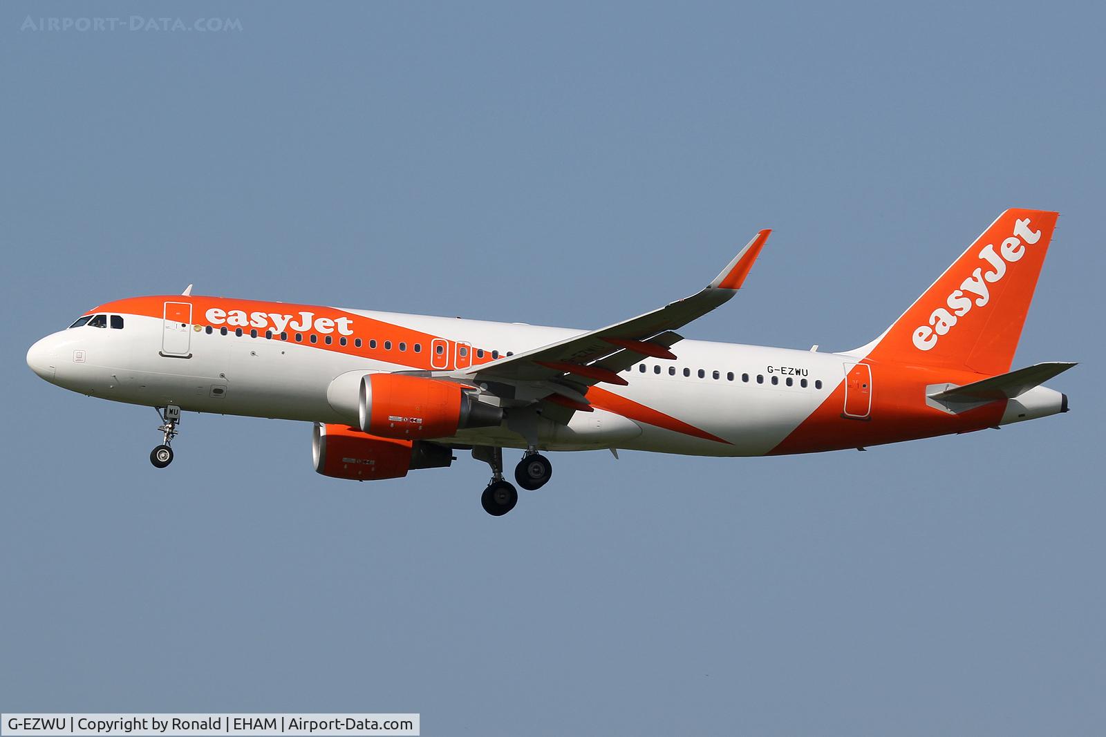 G-EZWU, 2014 Airbus A320-214 C/N 6095, at spl