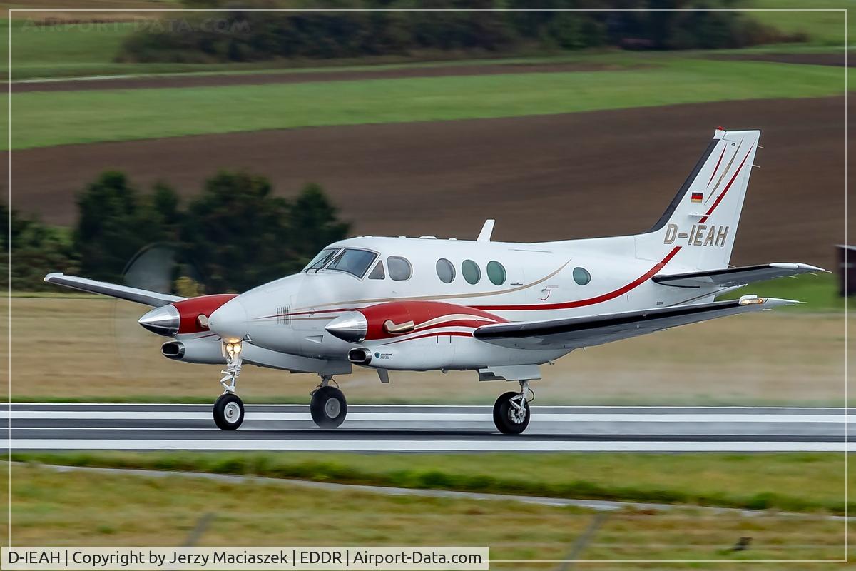 D-IEAH, 1989 Beech C90A King Air C/N LJ-1216, Beech C90A, c/n: LJ-1216