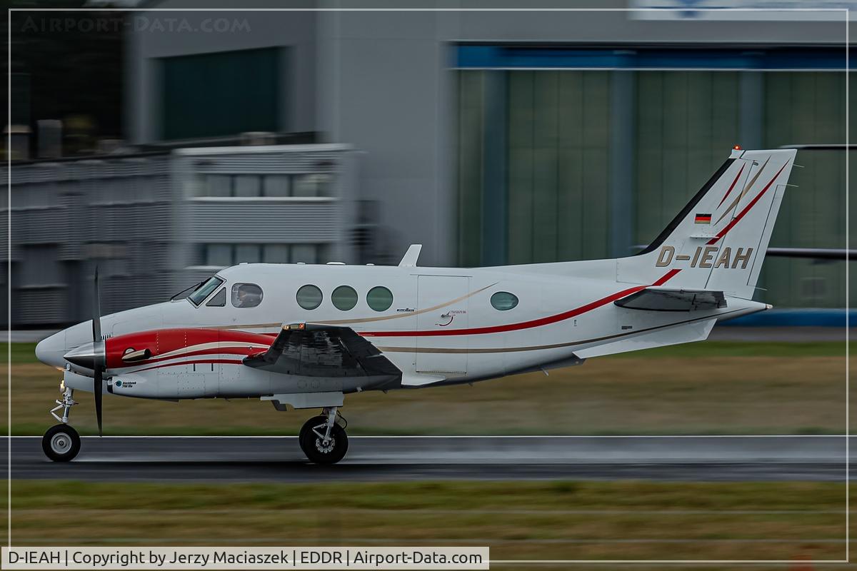 D-IEAH, 1989 Beech C90A King Air C/N LJ-1216, Beech C90A, c/n: LJ-1216