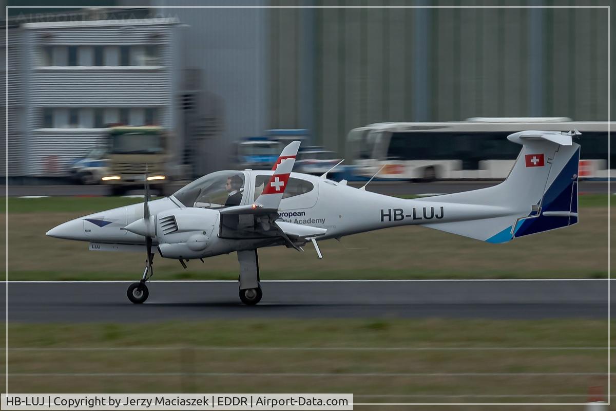 HB-LUJ, 2009 Diamond DA-42 Twin Star C/N 42.412, Diamond DA-42, c/n: 42.412