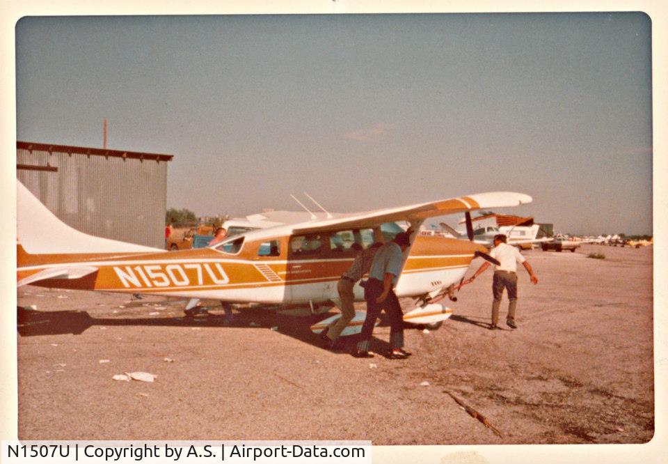 N1507U, 1969 Cessna 207 C/N 20700114, back in 70's