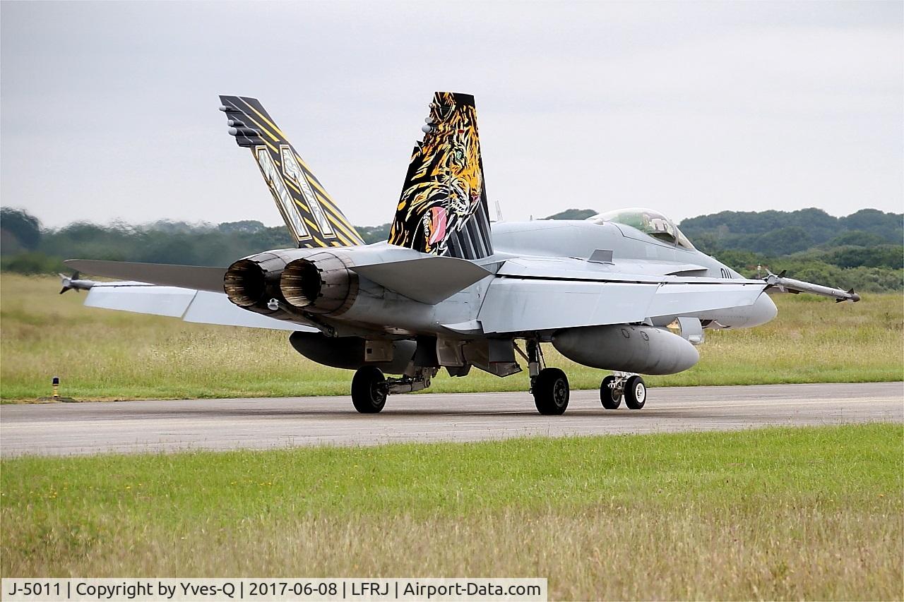 J-5011, McDonnell Douglas F/A-18C Hornet C/N 1351, McDonnell Douglas FA-18C Hornet, Taxiing to flight line, Landivisiau Naval Air Base (LFRJ) Tiger Meet 2017