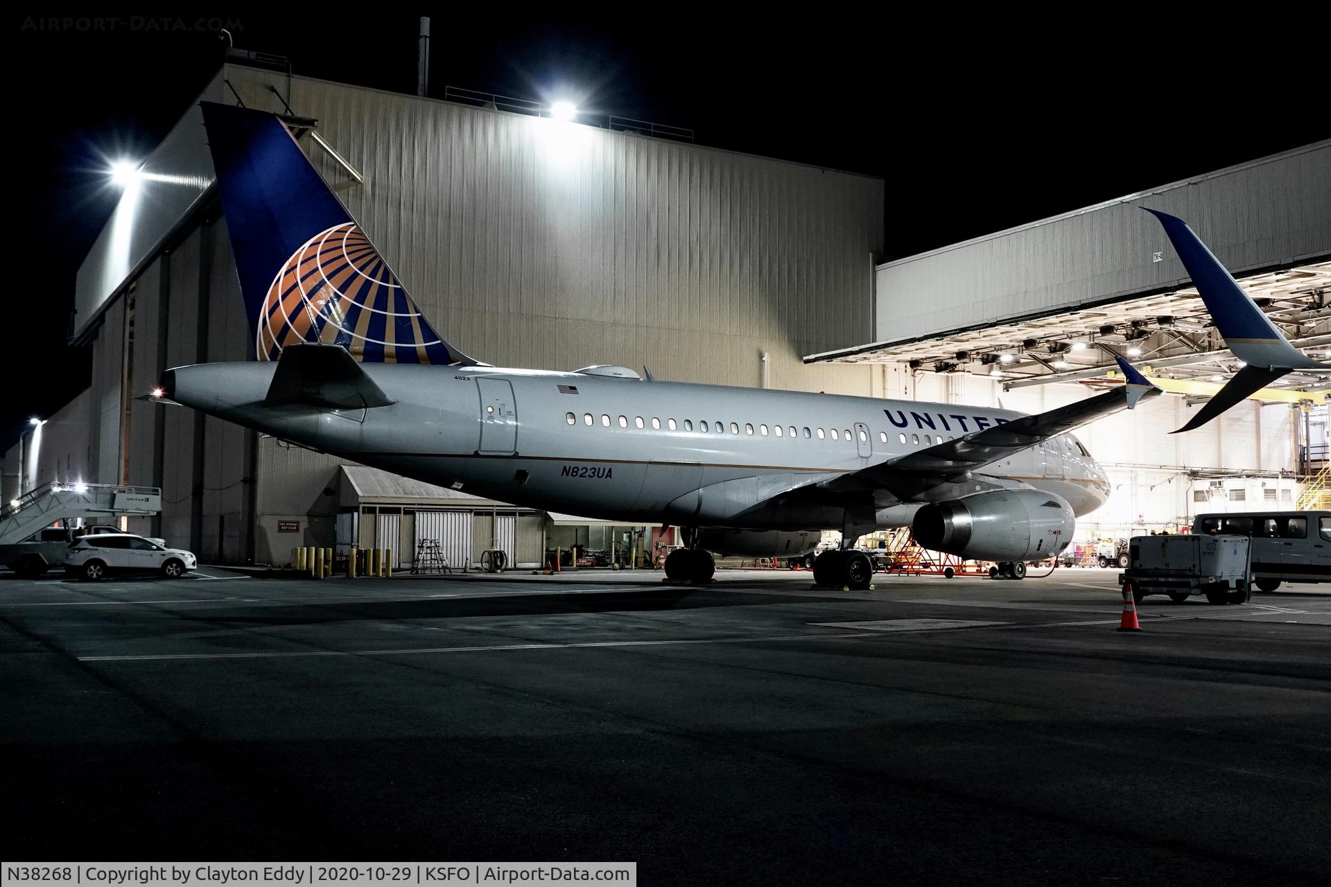 N38268, 2001 Boeing 737-824 C/N 31587, SFO 2020.